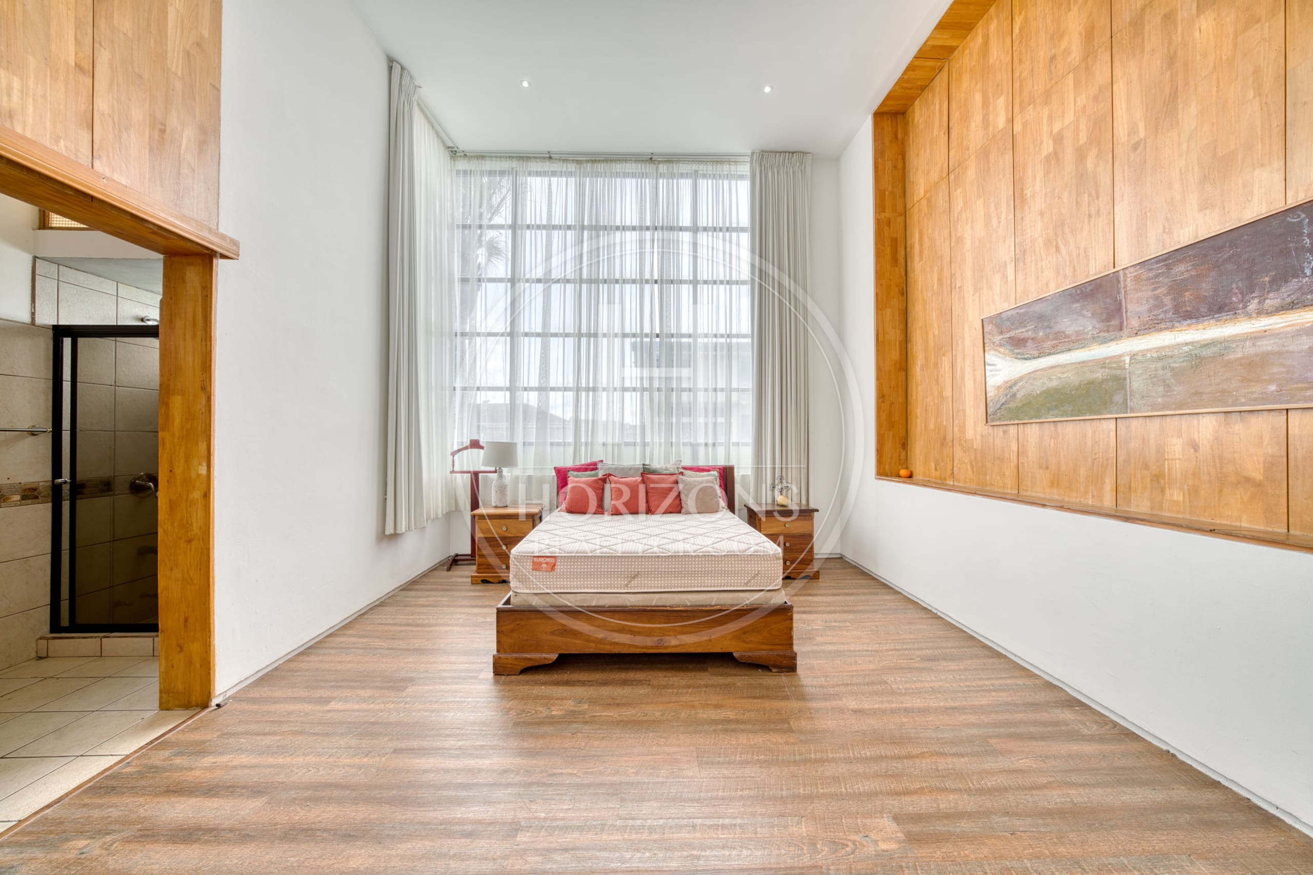 Casa de Lujo en Venta en Bosques de Altamonte Curridabat 3 Niveles con Apartamento Independiente NJA1384SB