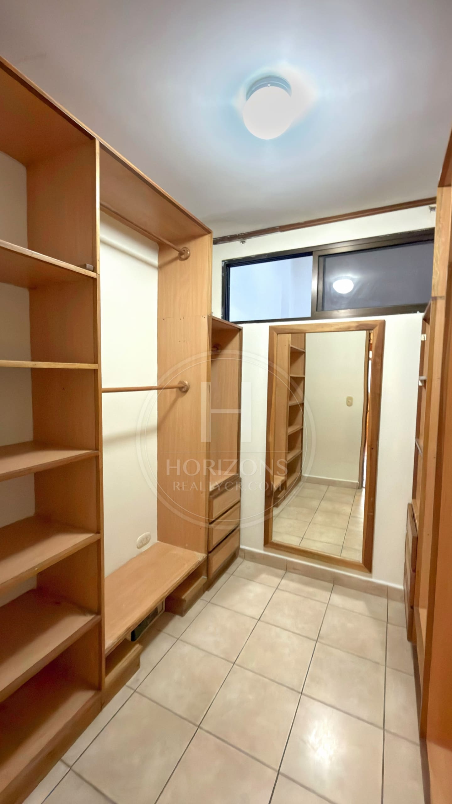 Se Alquila Casa en Condominio San Pedro Montes de Oca 3 Habitaciones y Patio NJA1279JB