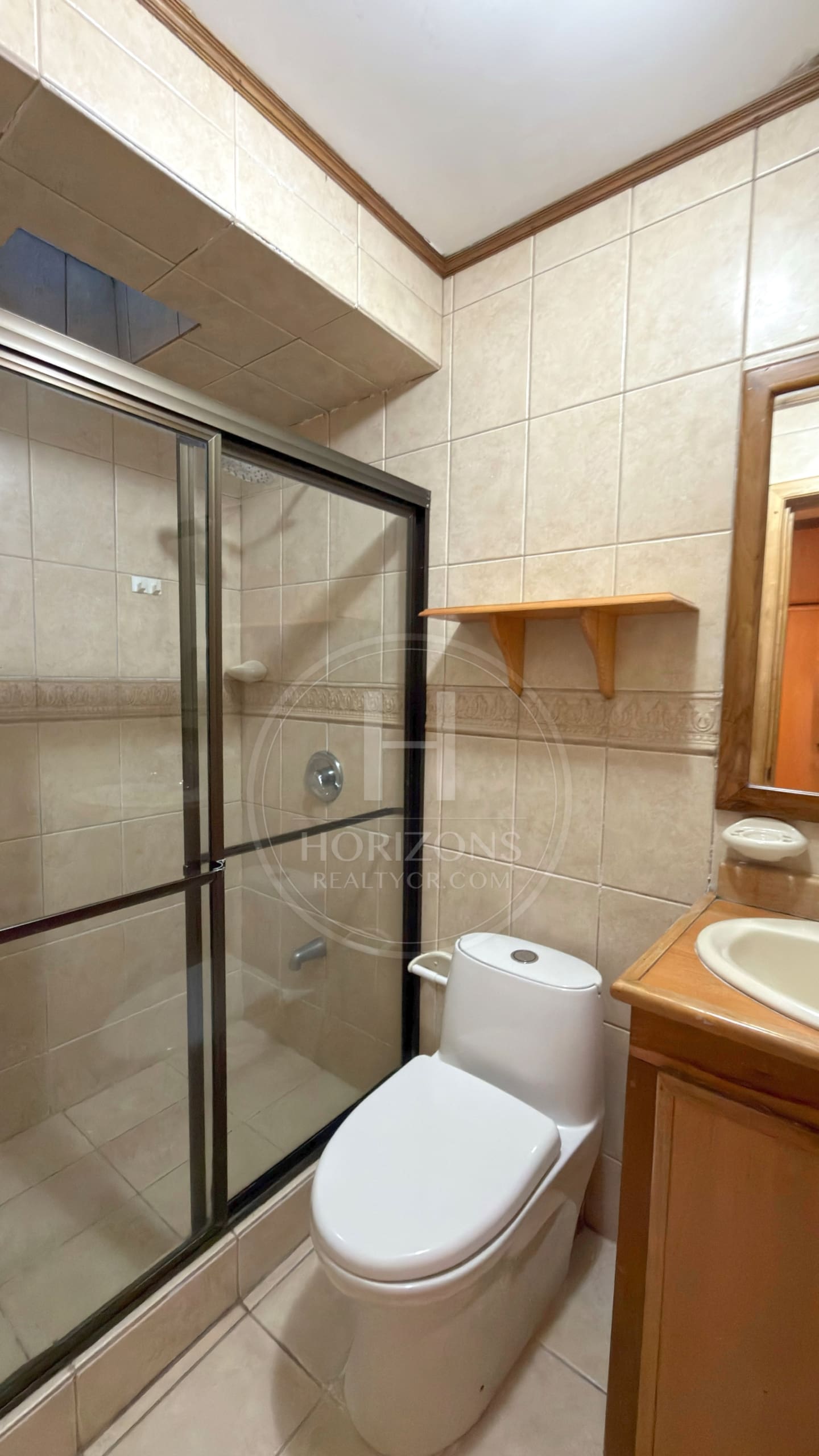Se Alquila Casa en Condominio San Pedro Montes de Oca 3 Habitaciones y Patio NJA1279JB