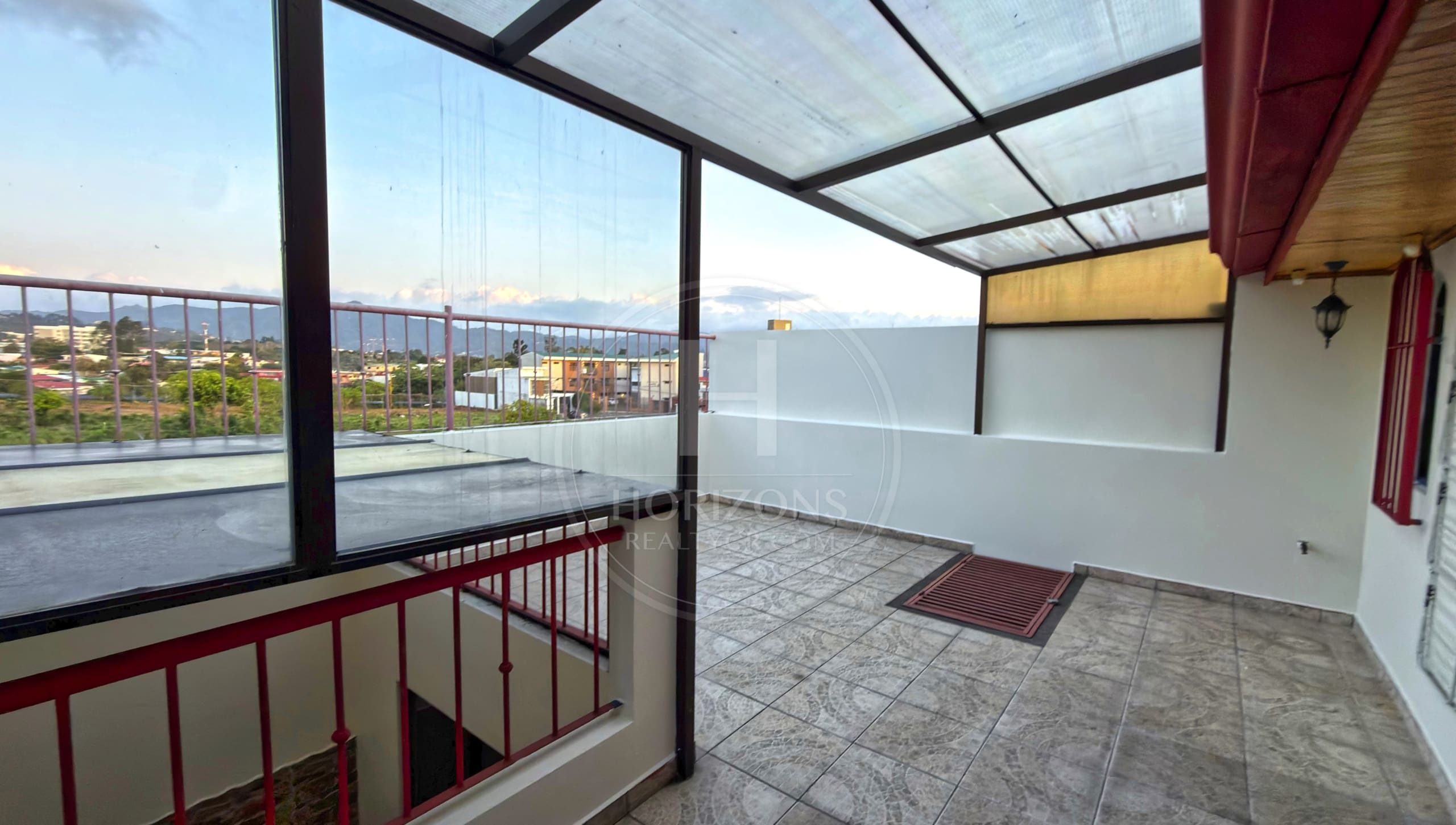 Se Alquila Casa en Condominio San Pedro Montes de Oca 3 Habitaciones y Patio NJA1279JB