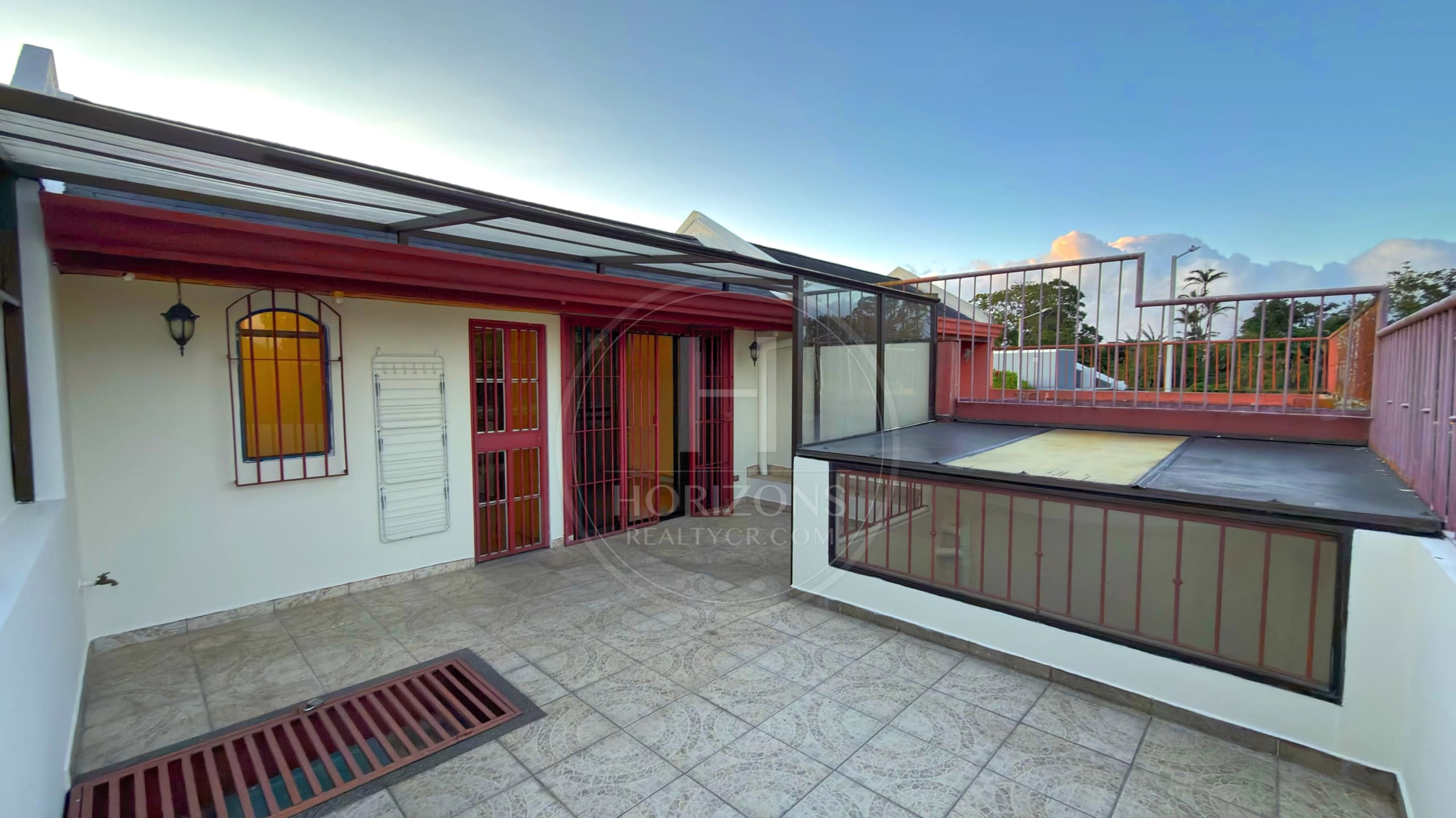 Se Alquila Casa en Condominio San Pedro Montes de Oca 3 Habitaciones y Patio NJA1279JB