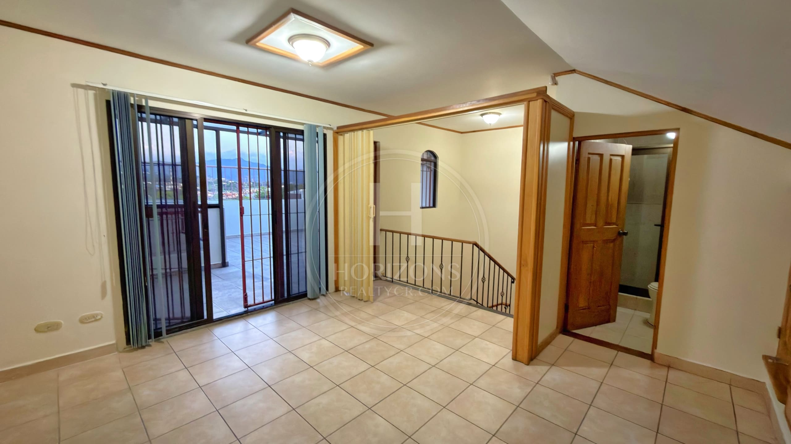 Se Alquila Casa en Condominio San Pedro Montes de Oca 3 Habitaciones y Patio NJA1279JB