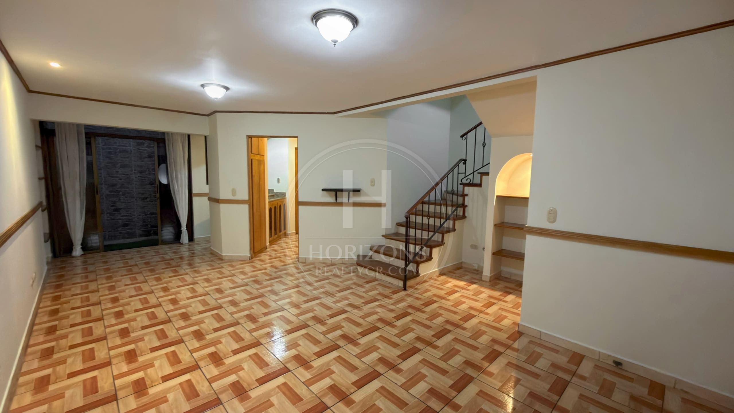 Se Alquila Casa en Condominio San Pedro Montes de Oca 3 Habitaciones y Patio NJA1279JB