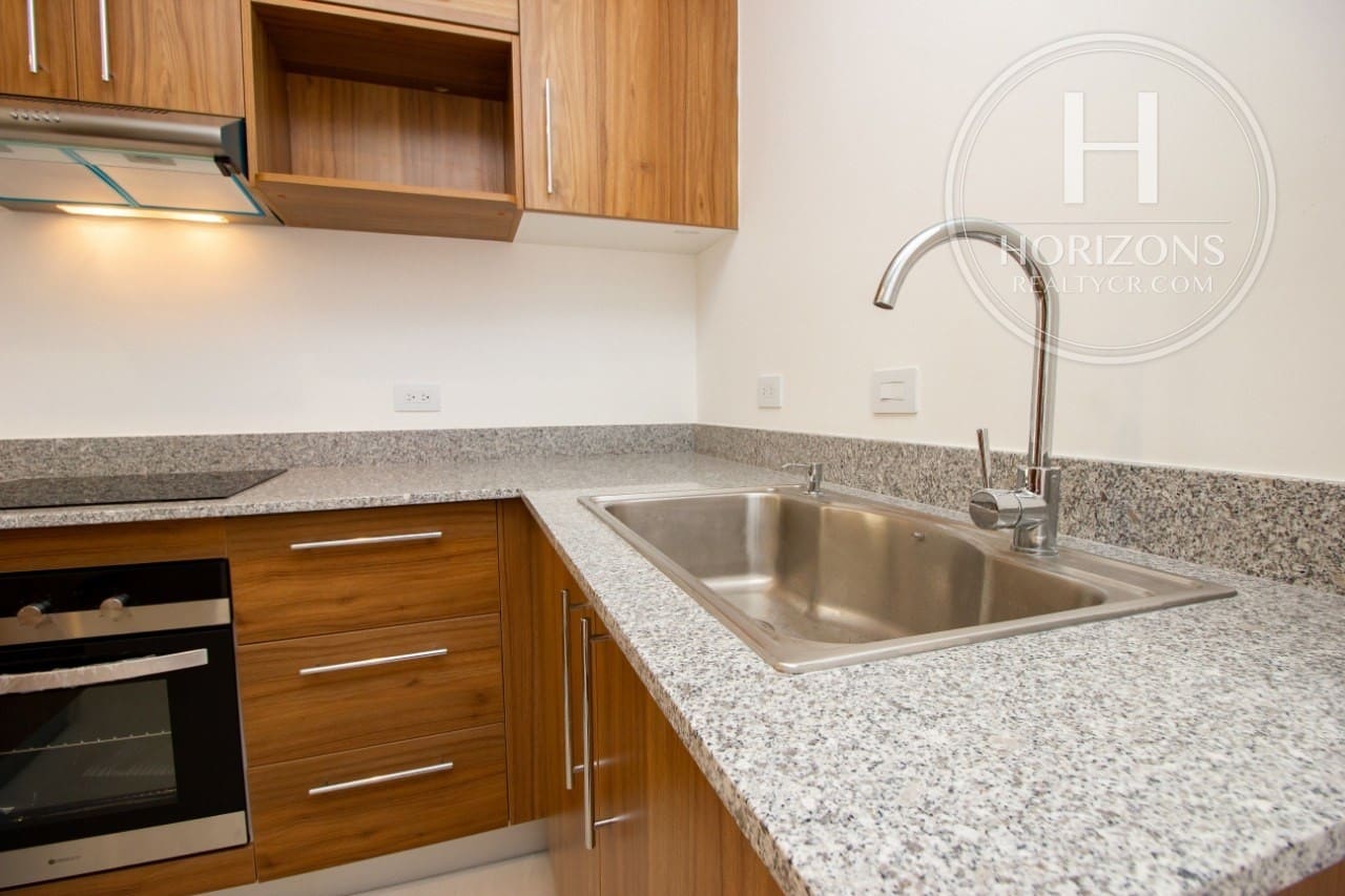 Apartamento en Venta en Vía Natura en Curridabat 1 Habitación con Estudio y Vista NJA1383JB
