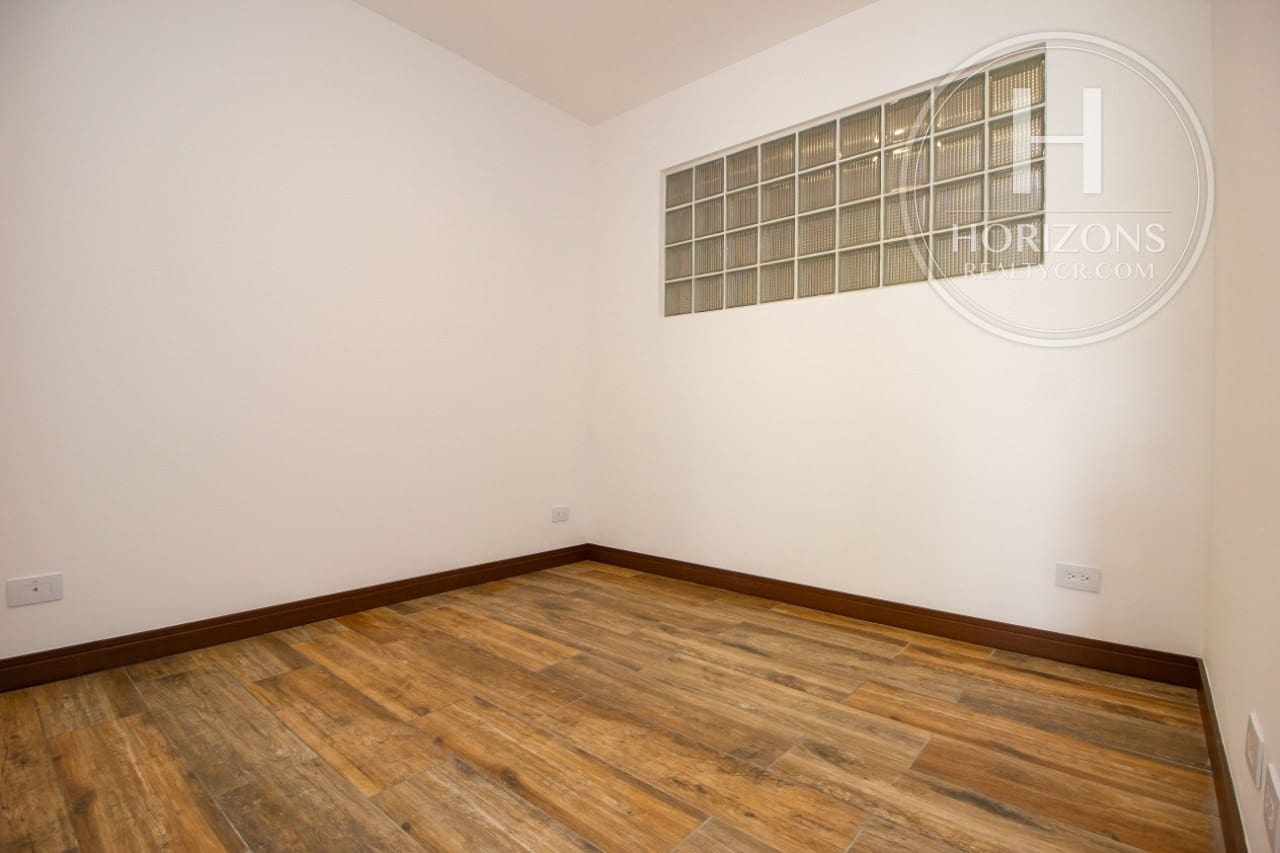 Apartamento en Venta en Vía Natura en Curridabat 1 Habitación con Estudio y Vista NJA1383JB