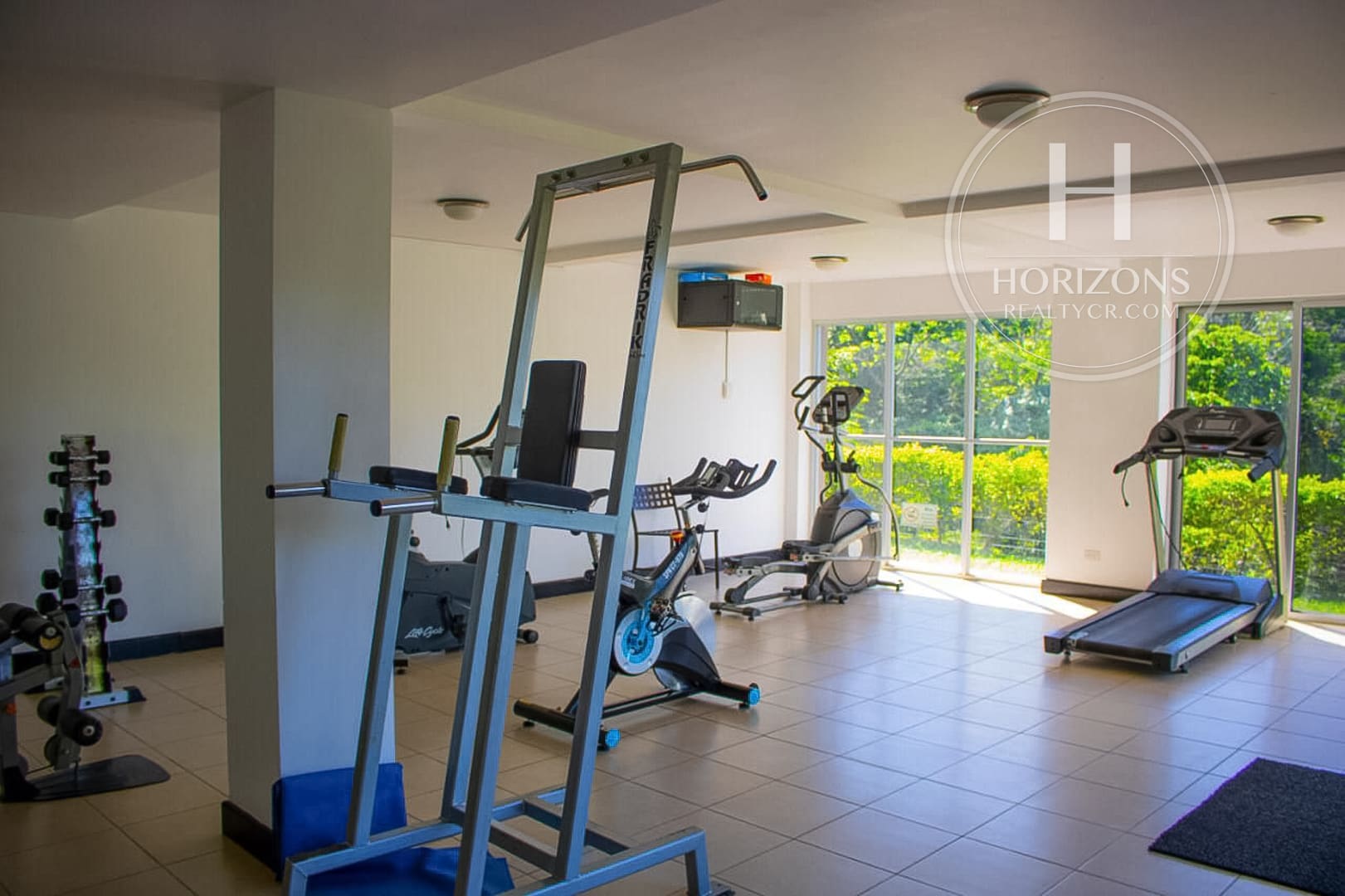 Se Vende Apartamento en Primer Nivel en Condominio Villa Verona en Curridabat 3 Habitaciones y Balcón NJA1380SB