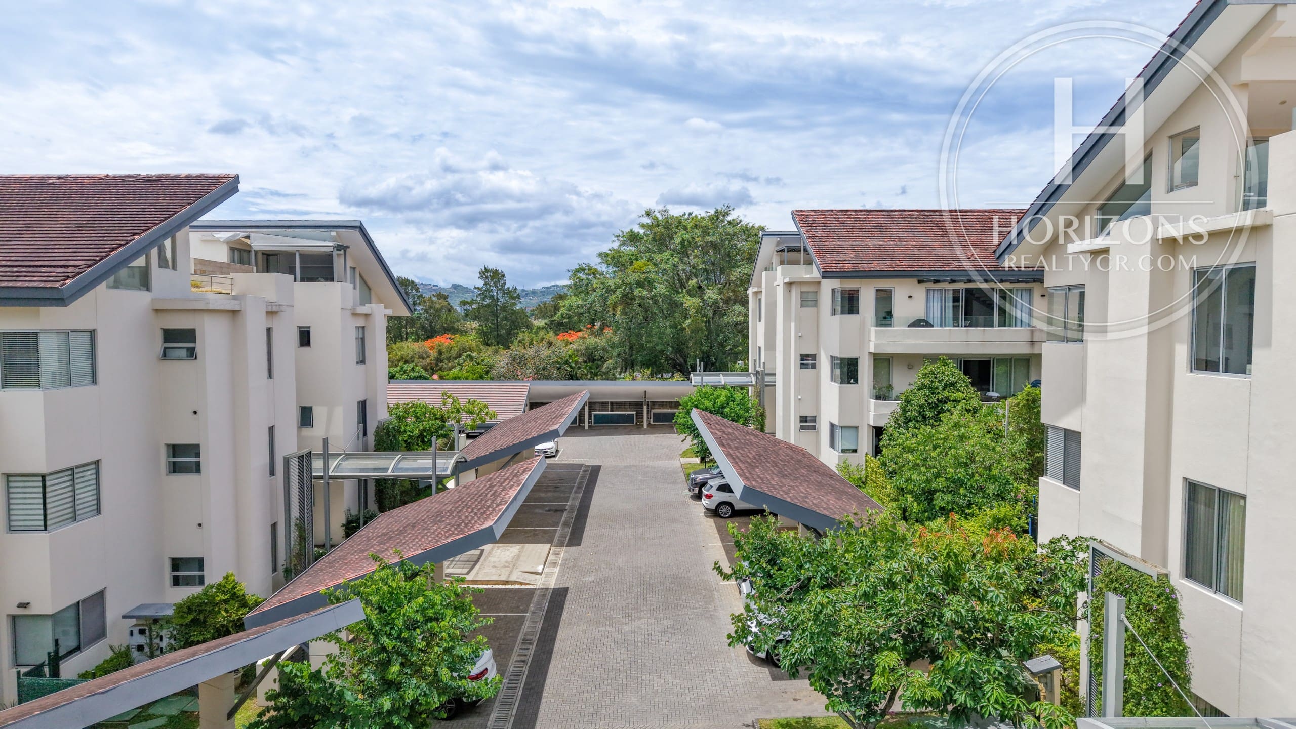 Penthouse En Venta En Condominio Veredas Del Río En Piedades De Santa Ana 4 Habitaciones Y Rooftop Con Vistas A Las Montañas Nja1403Jm