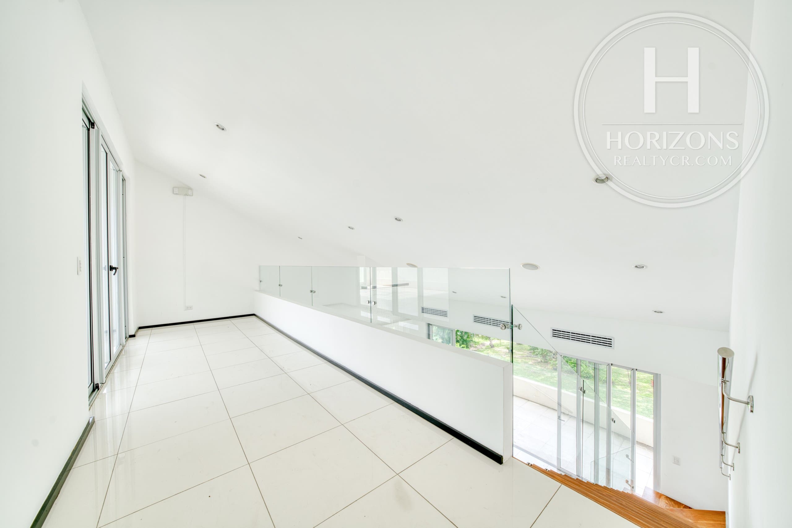 Penthouse en Venta en Condominio Veredas del Río en Piedades de Santa Ana 4 Habitaciones y Rooftop con Vistas a las Montañas NJA1403JM