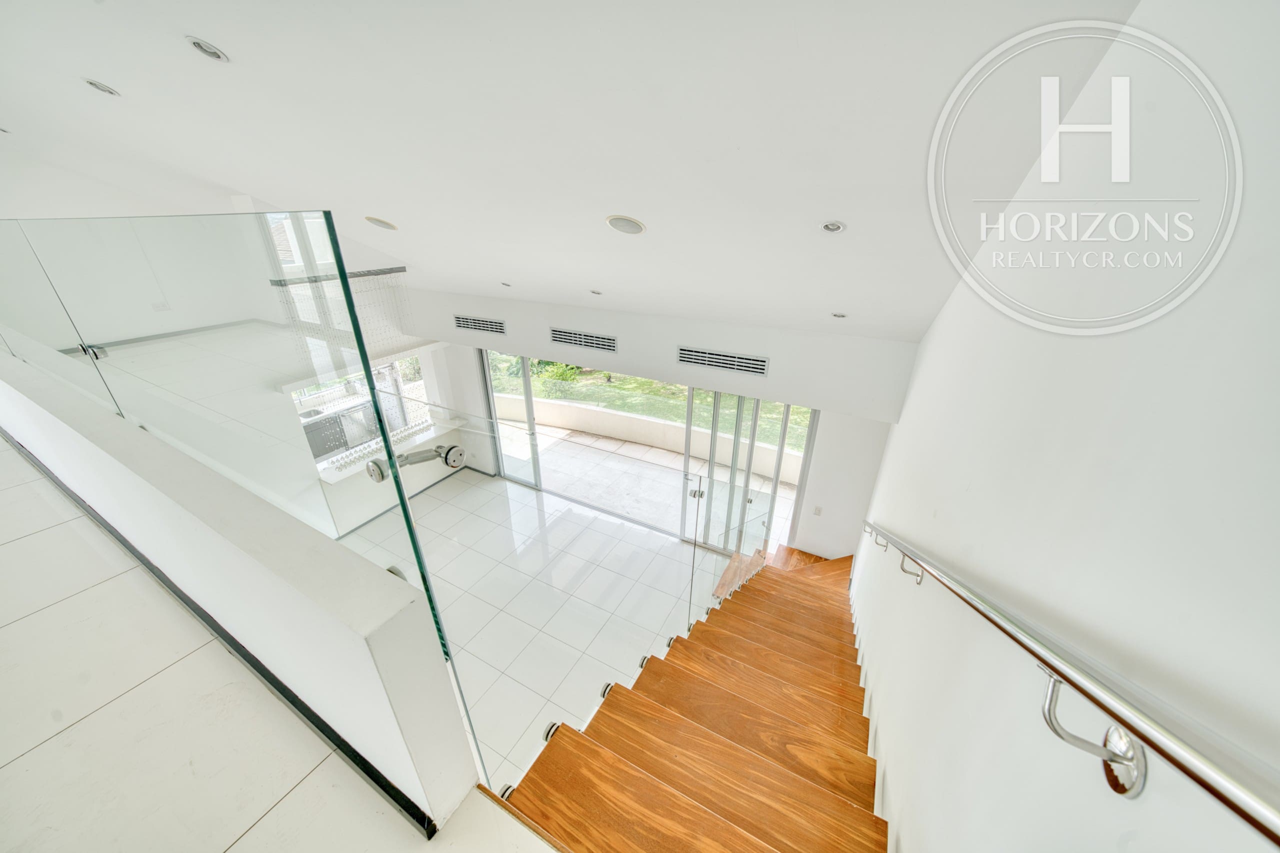 Penthouse en Venta en Condominio Veredas del Río en Piedades de Santa Ana 4 Habitaciones y Rooftop con Vistas a las Montañas NJA1403JM