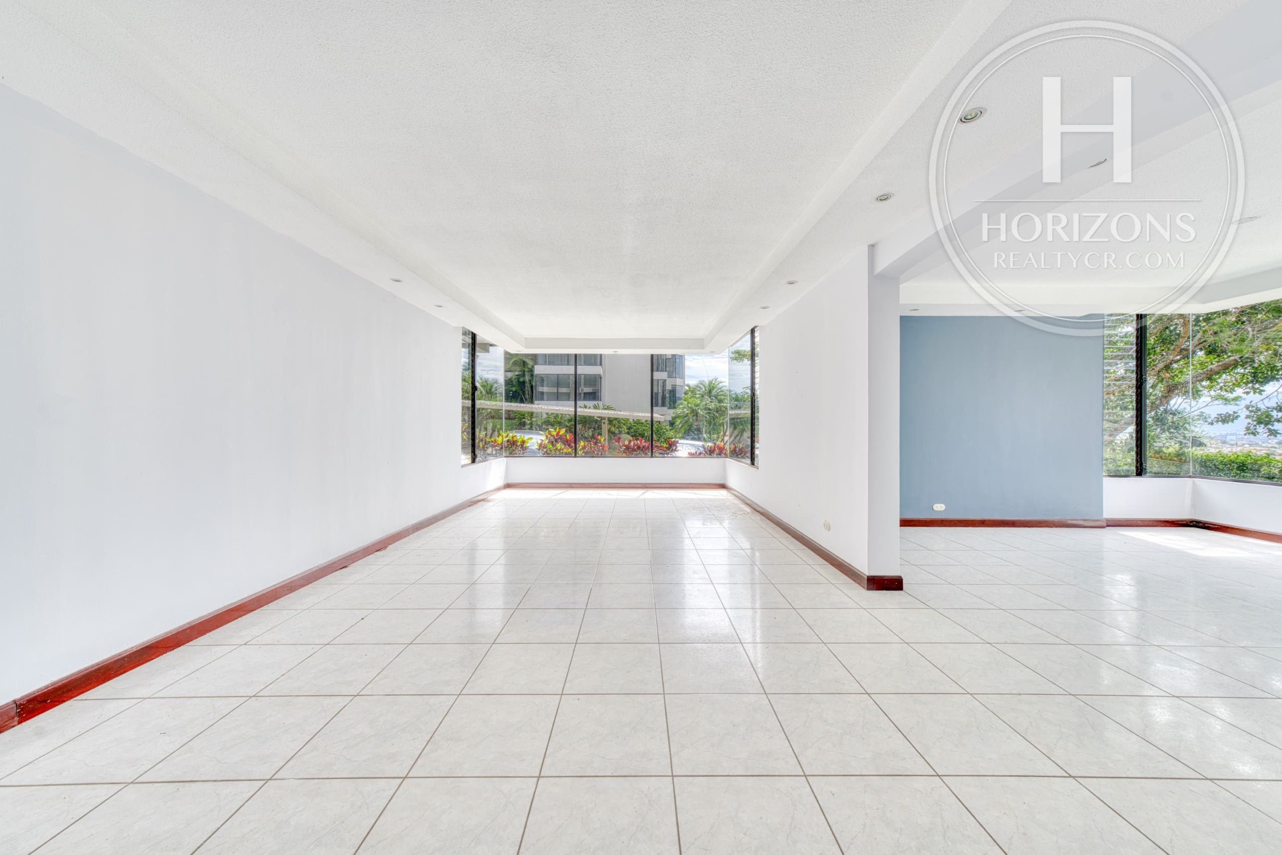 Apartamento en Venta en Primer Piso en Condominio Altos de Mayorca en San Rafael de Escazú 3 Habitaciones y 192 m² NJA1404JS