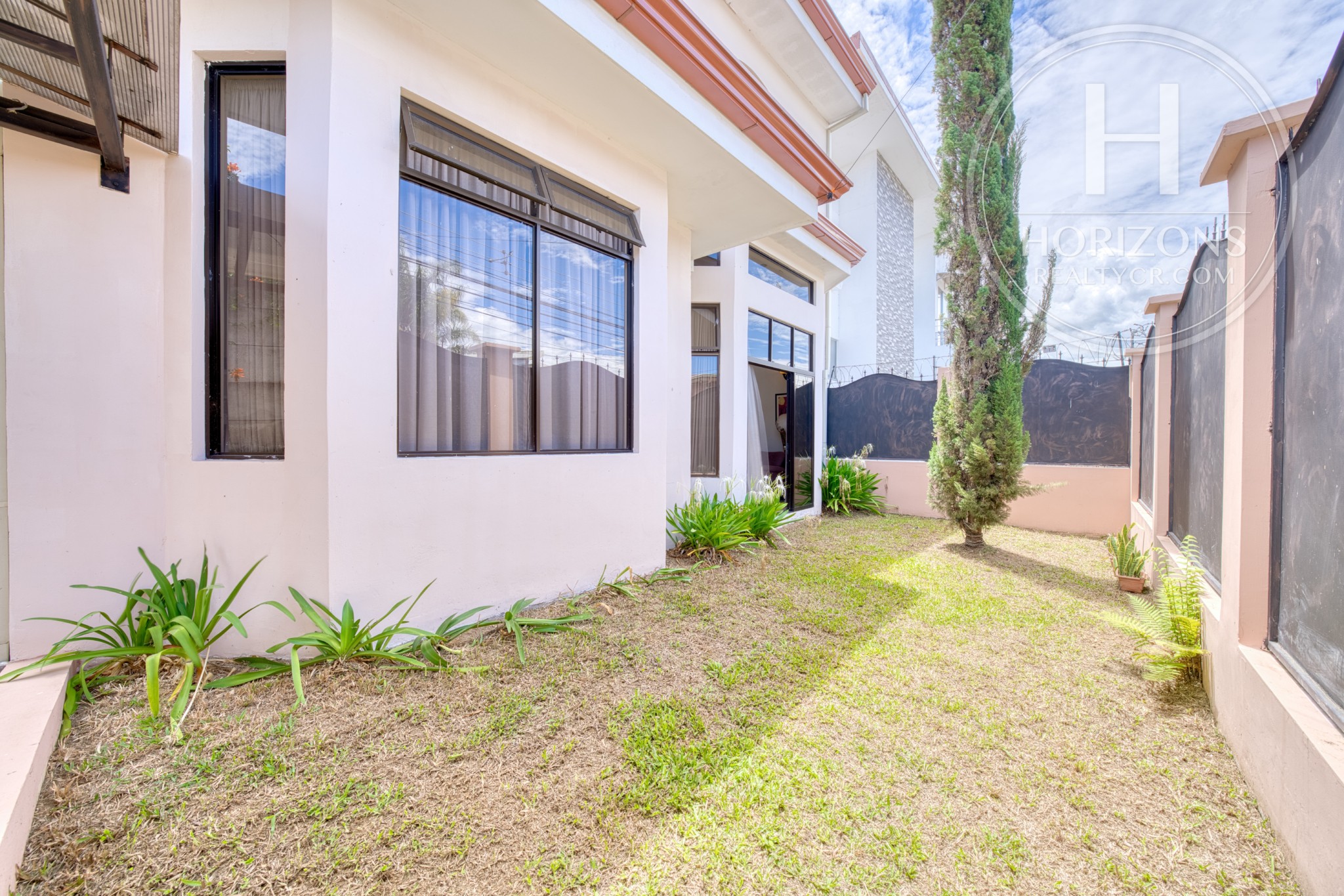 Casa en Venta Residencial Bosques de Catalán Granadilla de Curridabat - Foto 1 - NJA1388DM