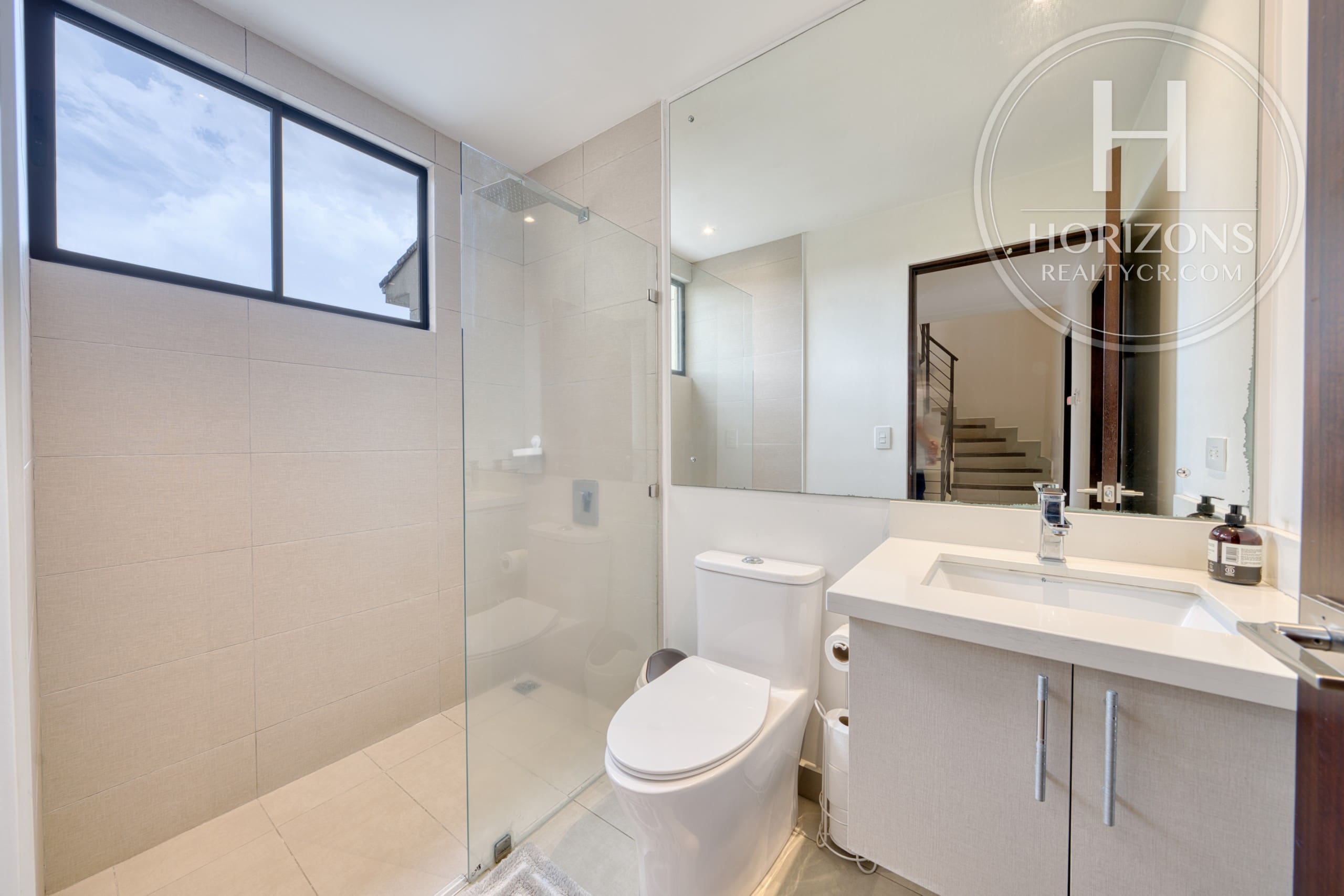 Casa en Venta en Condominio La Estefana en Sabanilla 3 Habitaciones más Mezzanine y Vista a Áreas Verdes nja1408dm
