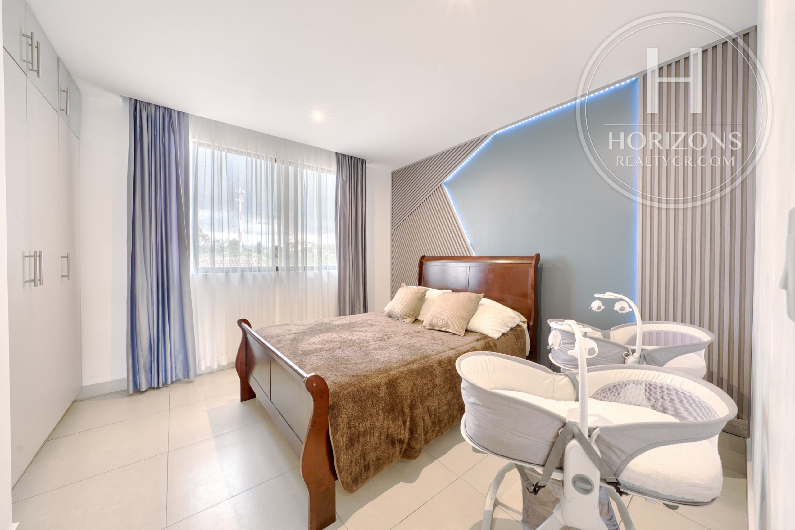 Casa en Venta en Condominio La Estefana en Sabanilla 3 Habitaciones más Mezzanine y Vista a Áreas Verdes nja1408dm