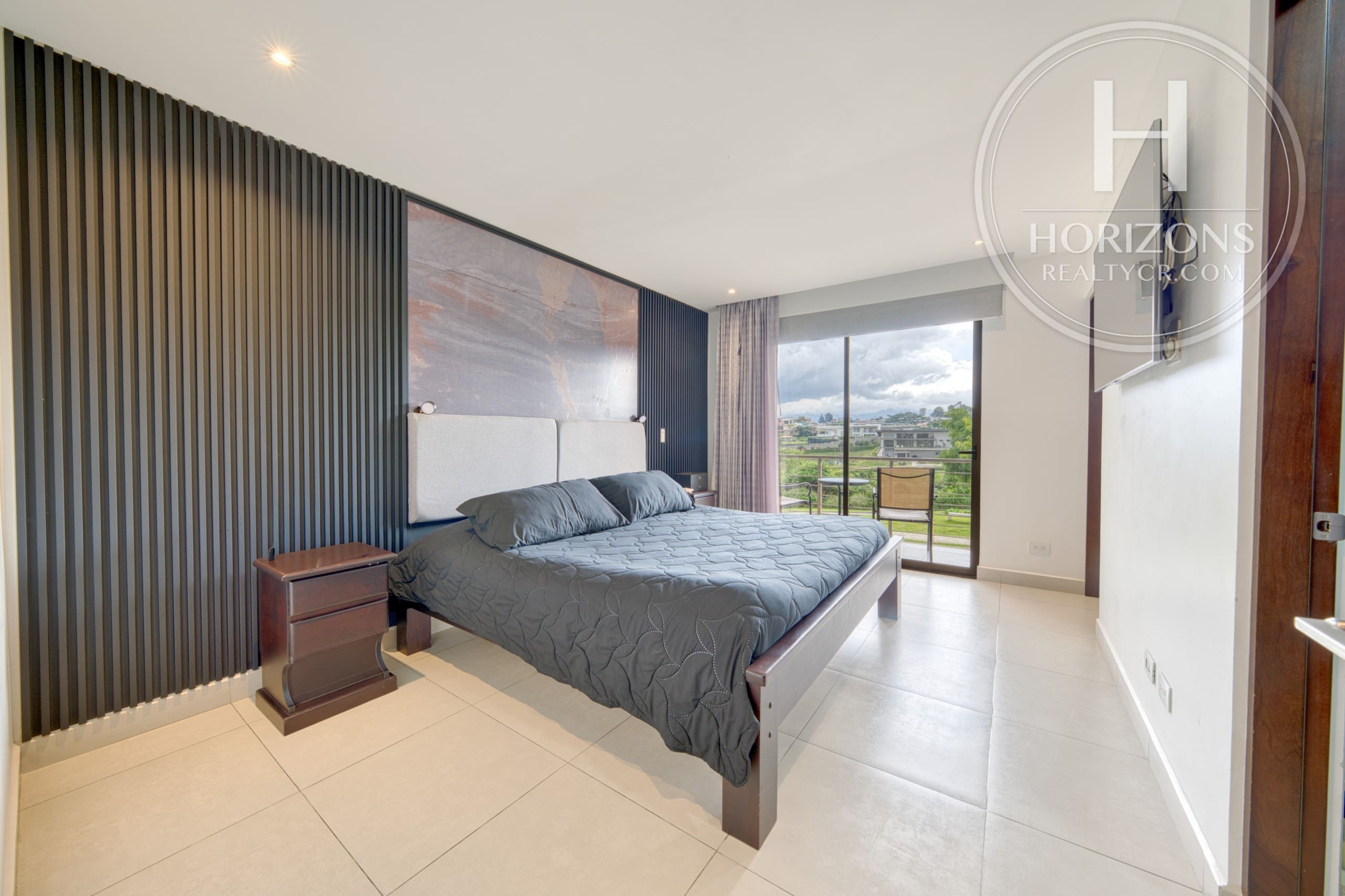 Casa en Venta en Condominio La Estefana en Sabanilla 3 Habitaciones más Mezzanine y Vista a Áreas Verdes nja1408dm