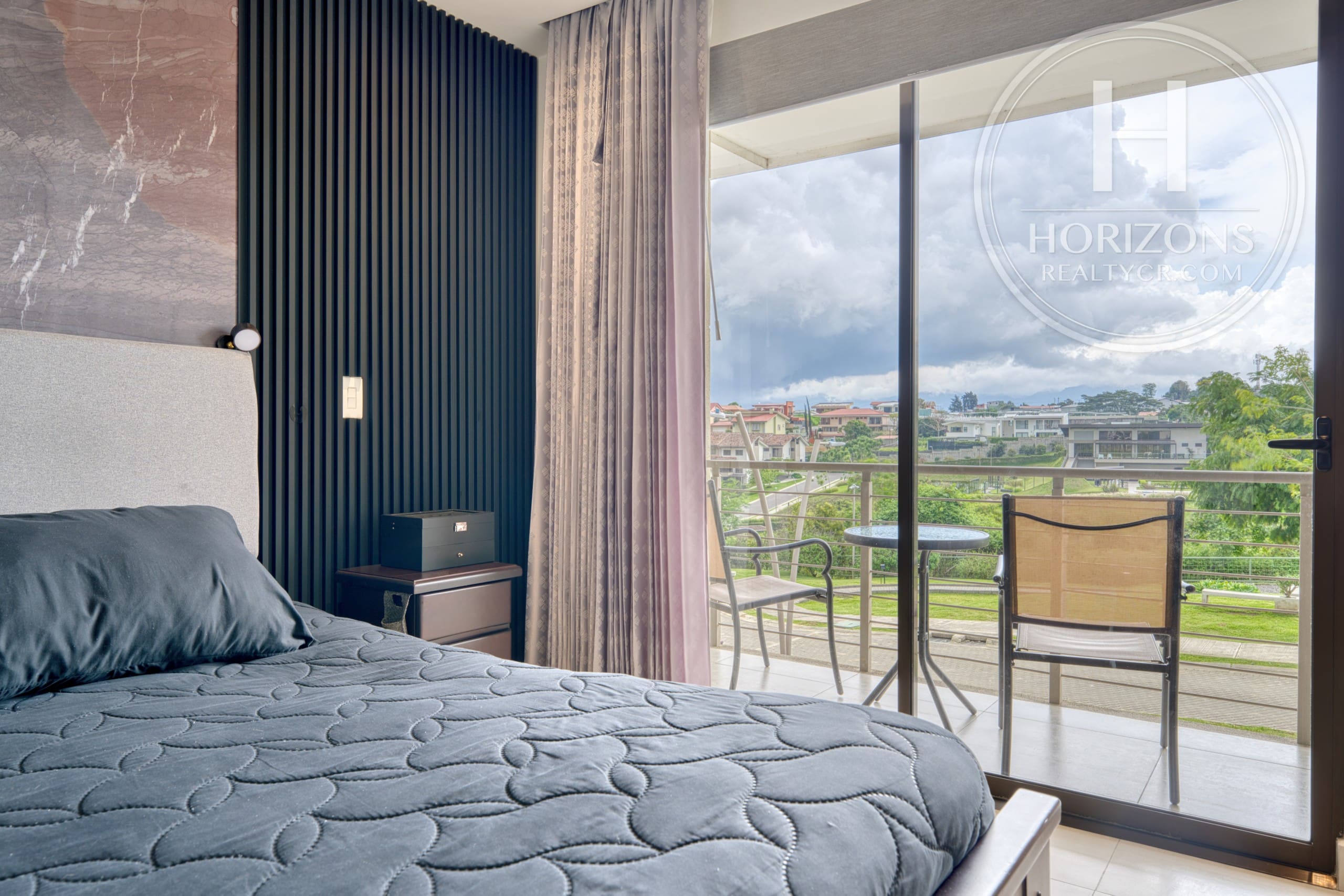 Casa en Venta en Condominio La Estefana en Sabanilla 3 Habitaciones más Mezzanine y Vista a Áreas Verdes nja1408dm