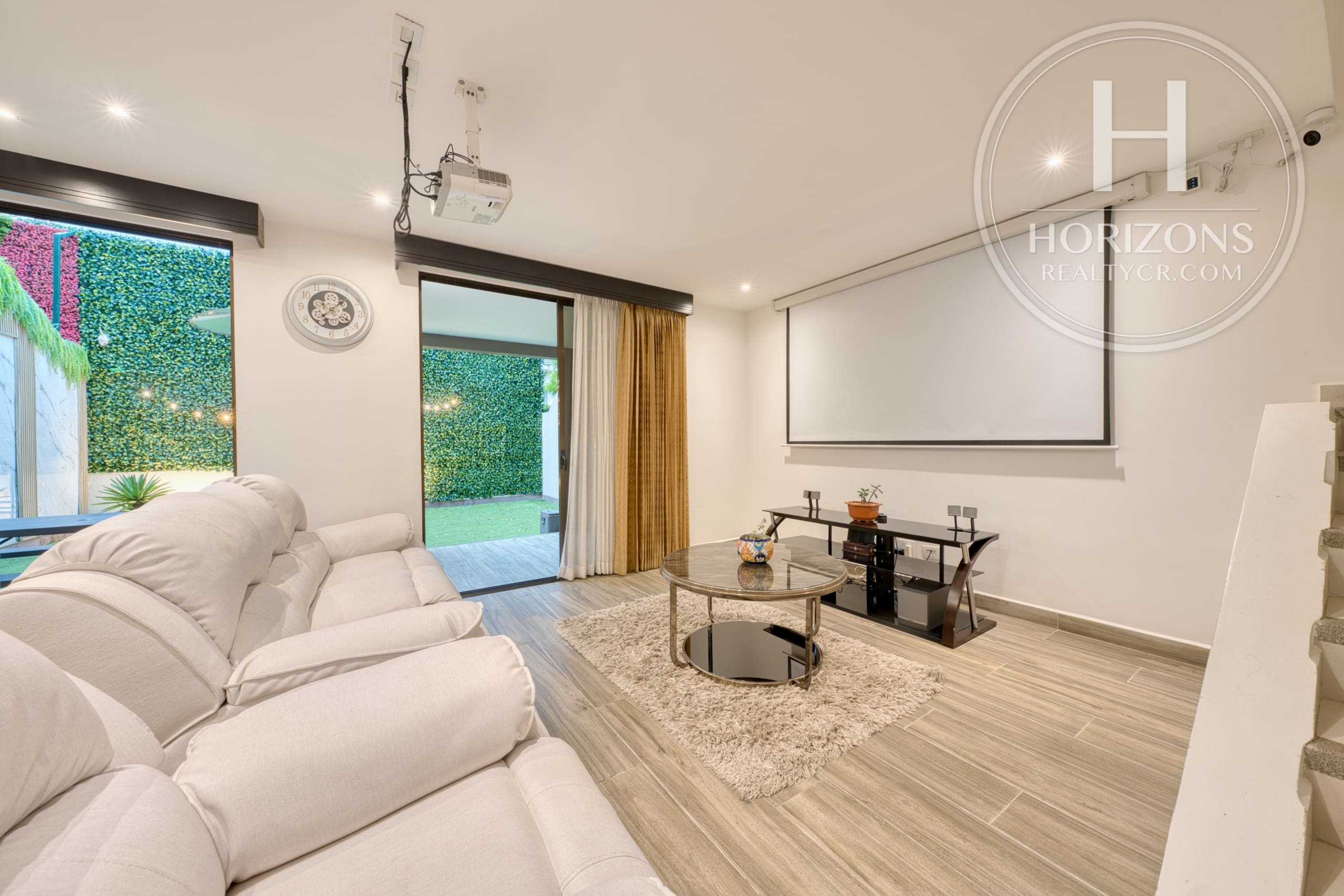 Casa en Venta en Condominio La Estefana en Sabanilla 3 Habitaciones más Mezzanine y Vista a Áreas Verdes nja1408dm