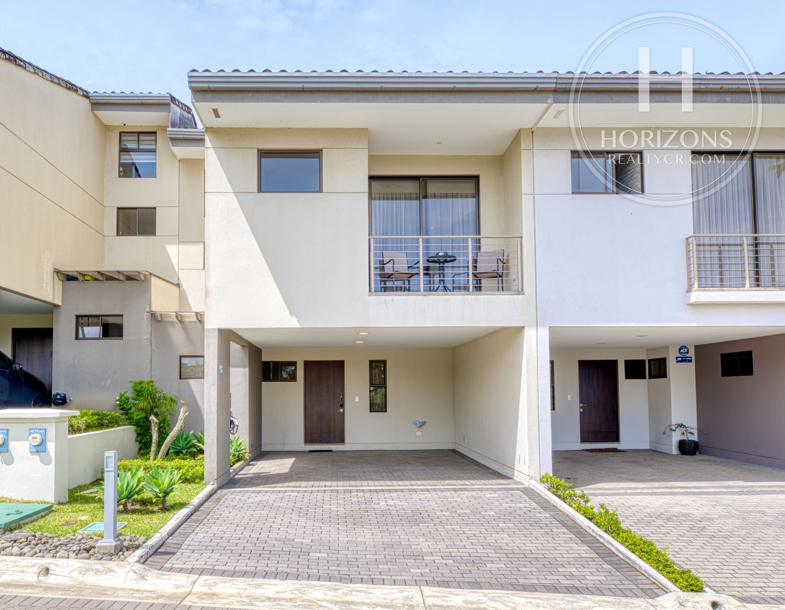 Casa en Venta en Condominio La Estefana en Sabanilla 3 Habitaciones más Mezzanine y Vista a Áreas Verdes nja1408dm