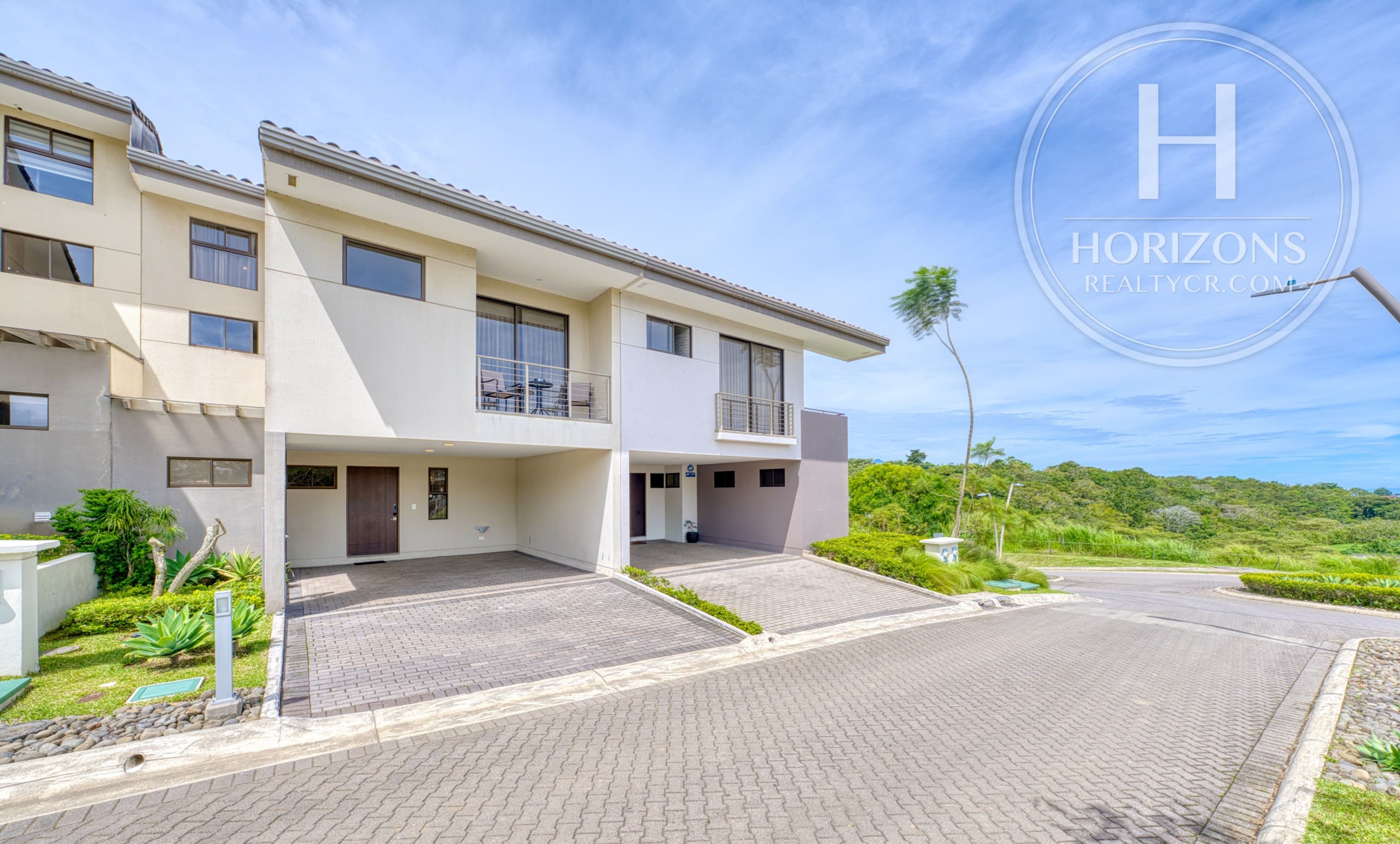 Casa en Venta en Condominio La Estefana en Sabanilla 3 Habitaciones más Mezzanine y Vista a Áreas Verdes nja1408dm