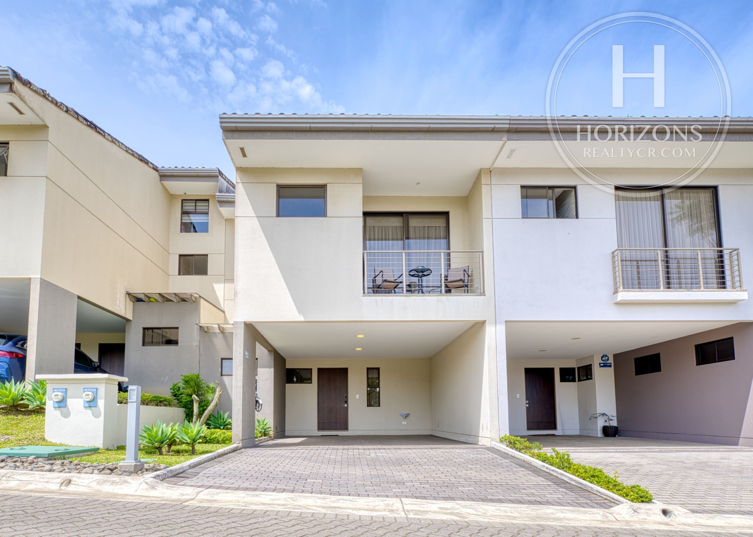 Casa en Venta en Condominio La Estefana en Sabanilla 3 Habitaciones más Mezzanine y Vista a Áreas Verdes nja1408dm