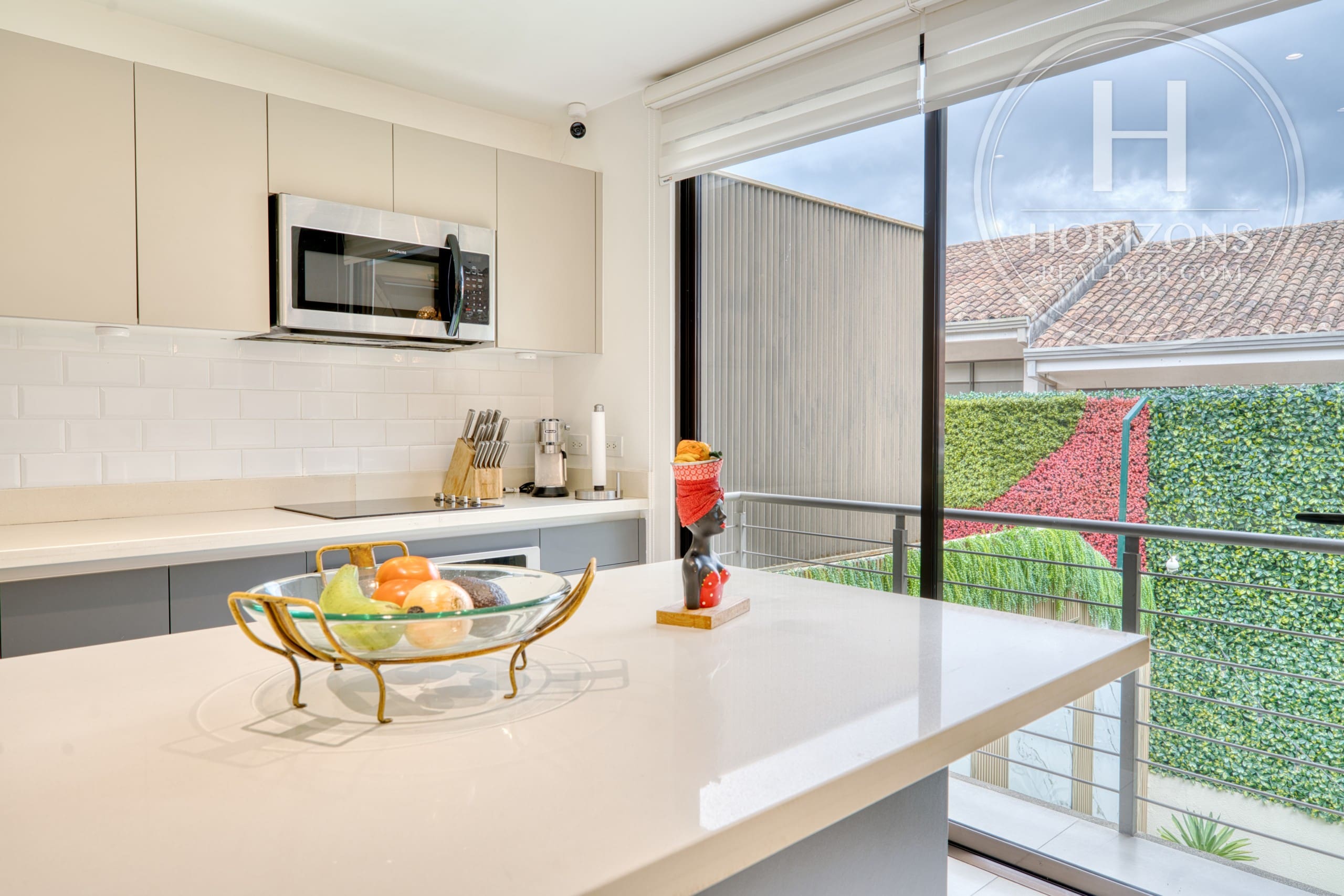 Casa en Venta en Condominio La Estefana en Sabanilla 3 Habitaciones más Mezzanine y Vista a Áreas Verdes nja1408dm