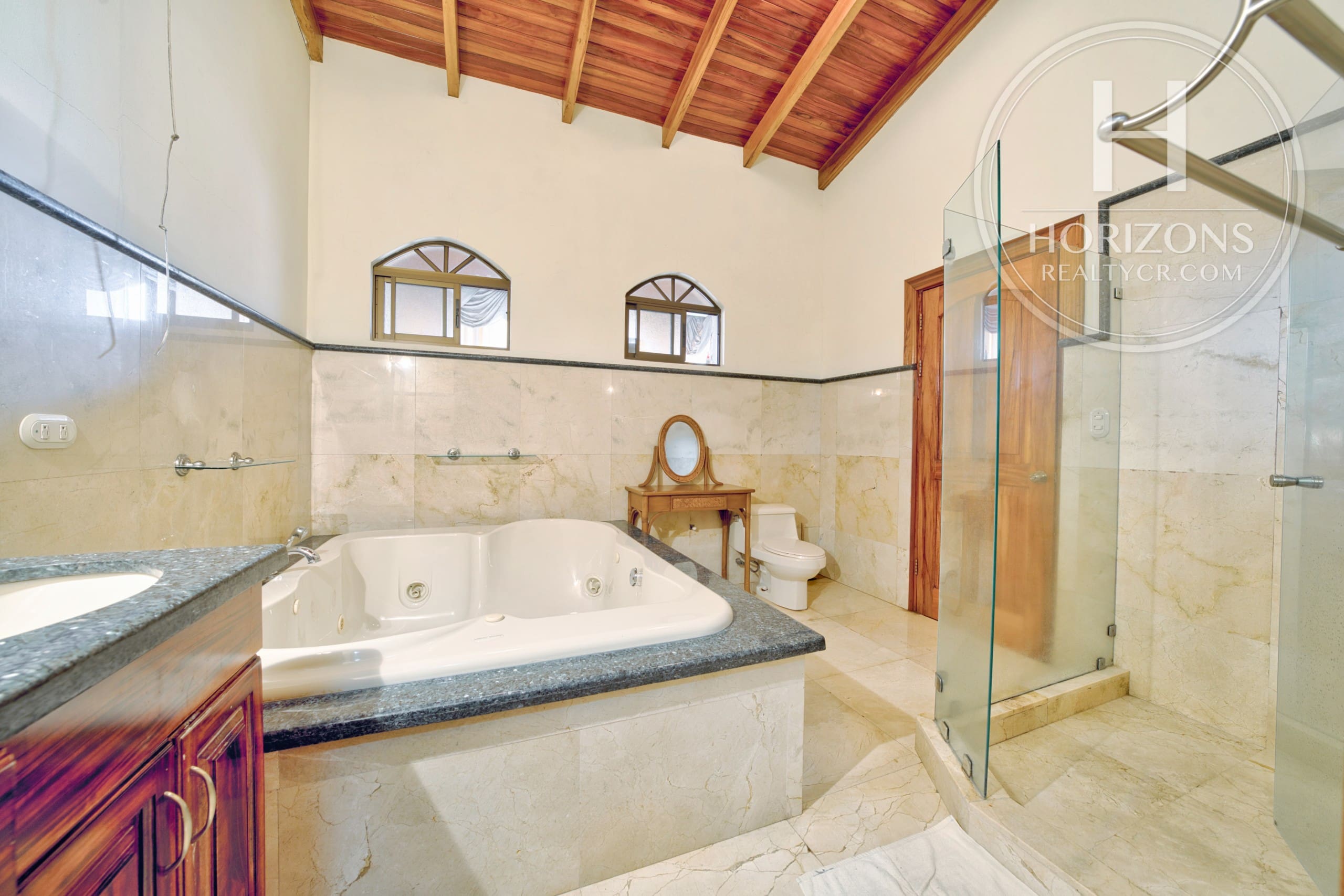 Casa en Venta en Residencial Altamonte Granadilla Curridabat Amplia Zona Verde con Vista a Reserva nja1406sb
