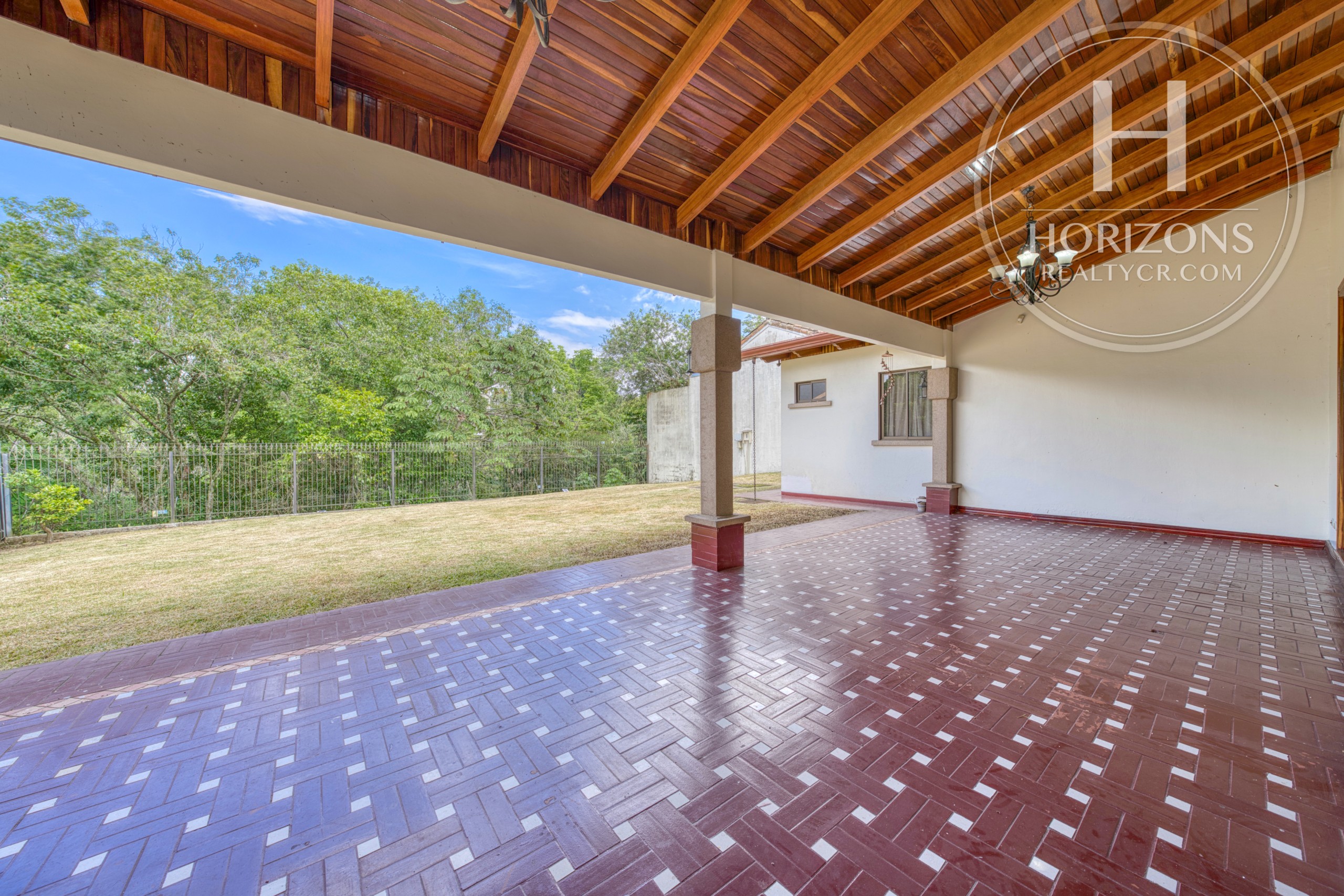 Casa en Venta en Residencial Altamonte Granadilla Curridabat Amplia Zona Verde con Vista a Reserva nja1406sb