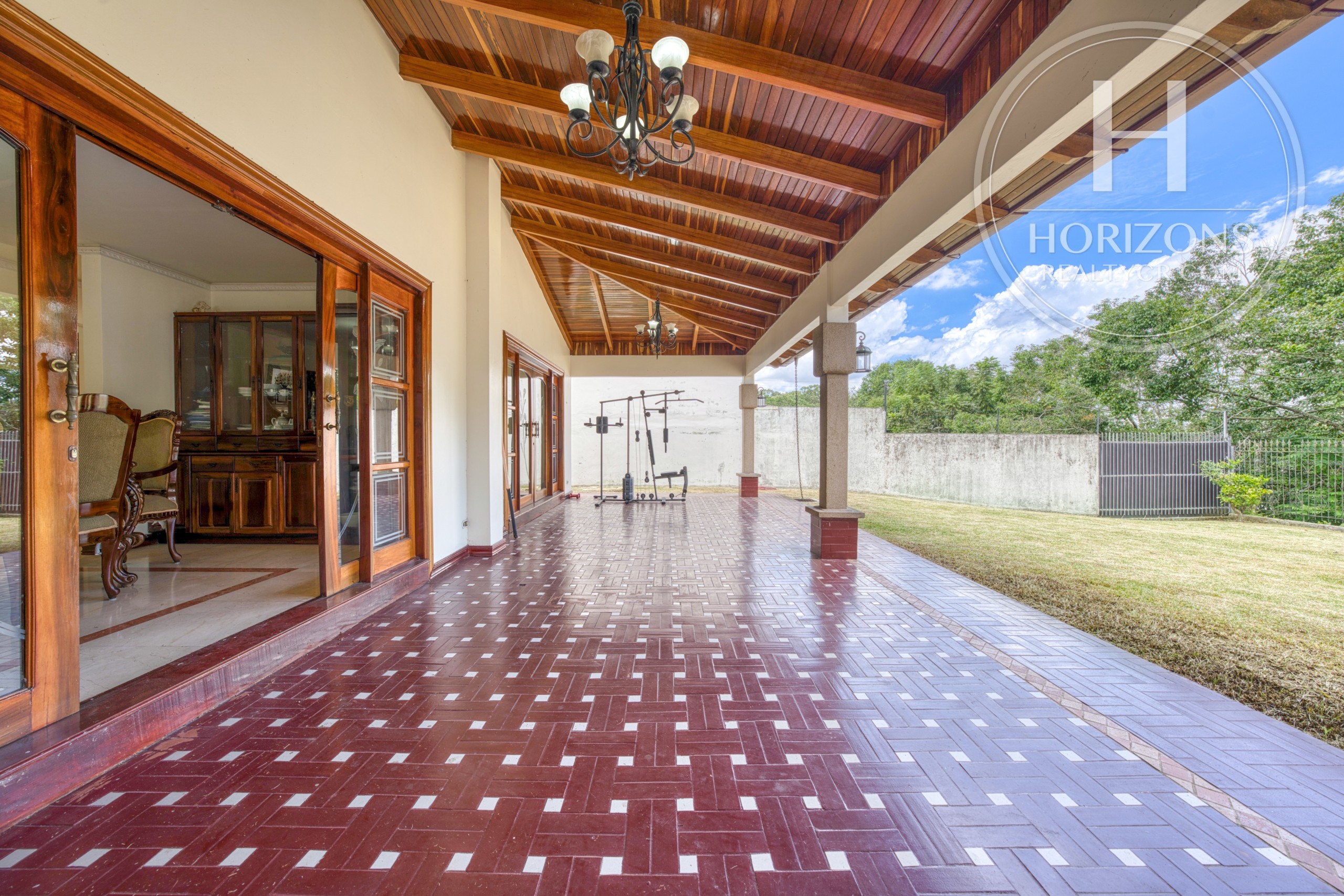 Casa en Venta en Residencial Altamonte Granadilla Curridabat Amplia Zona Verde con Vista a Reserva nja1406sb