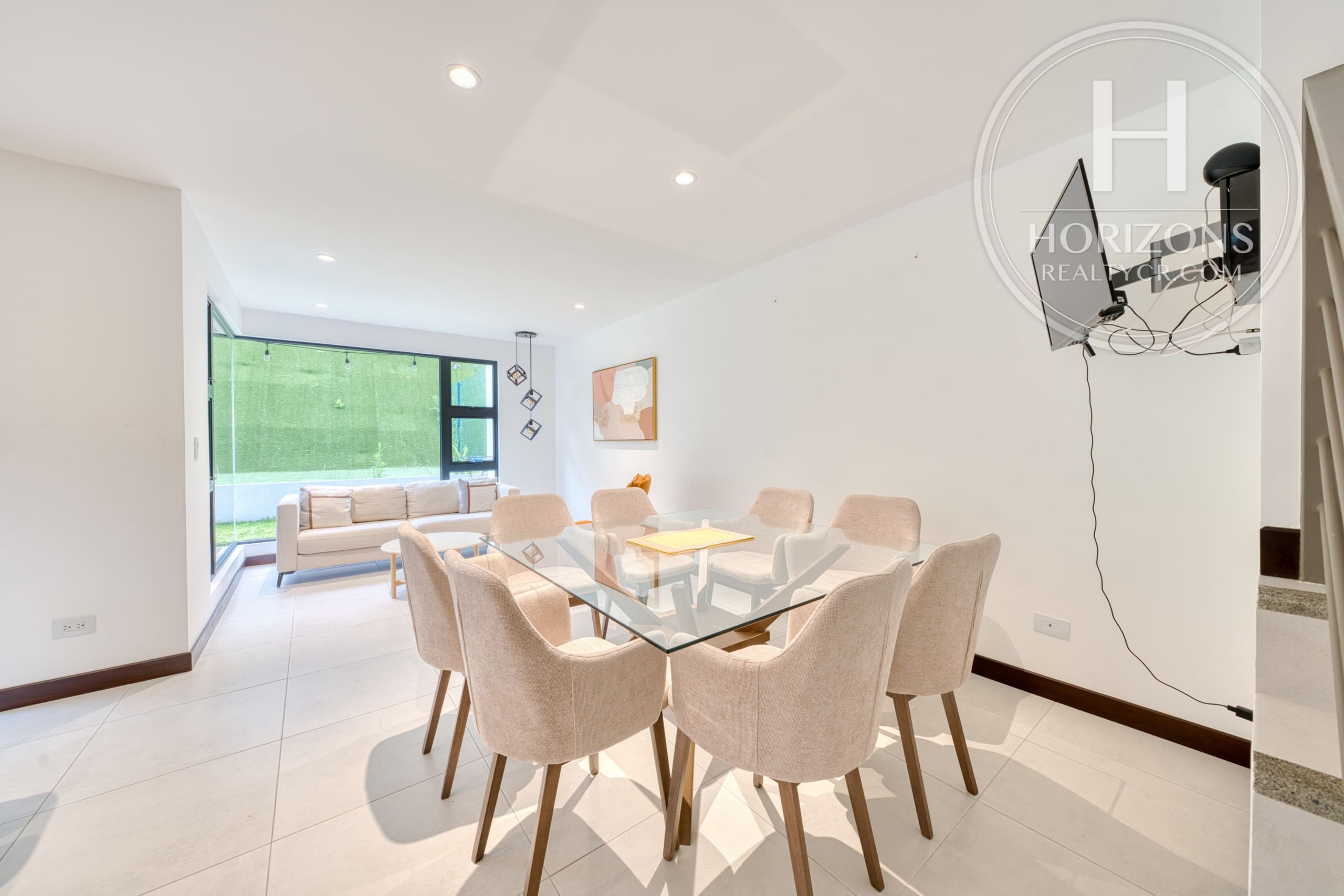 Casa en Venta en Condominio La Estefana en Sabanilla 3 Habitaciones más Mezzanine nja1409dm