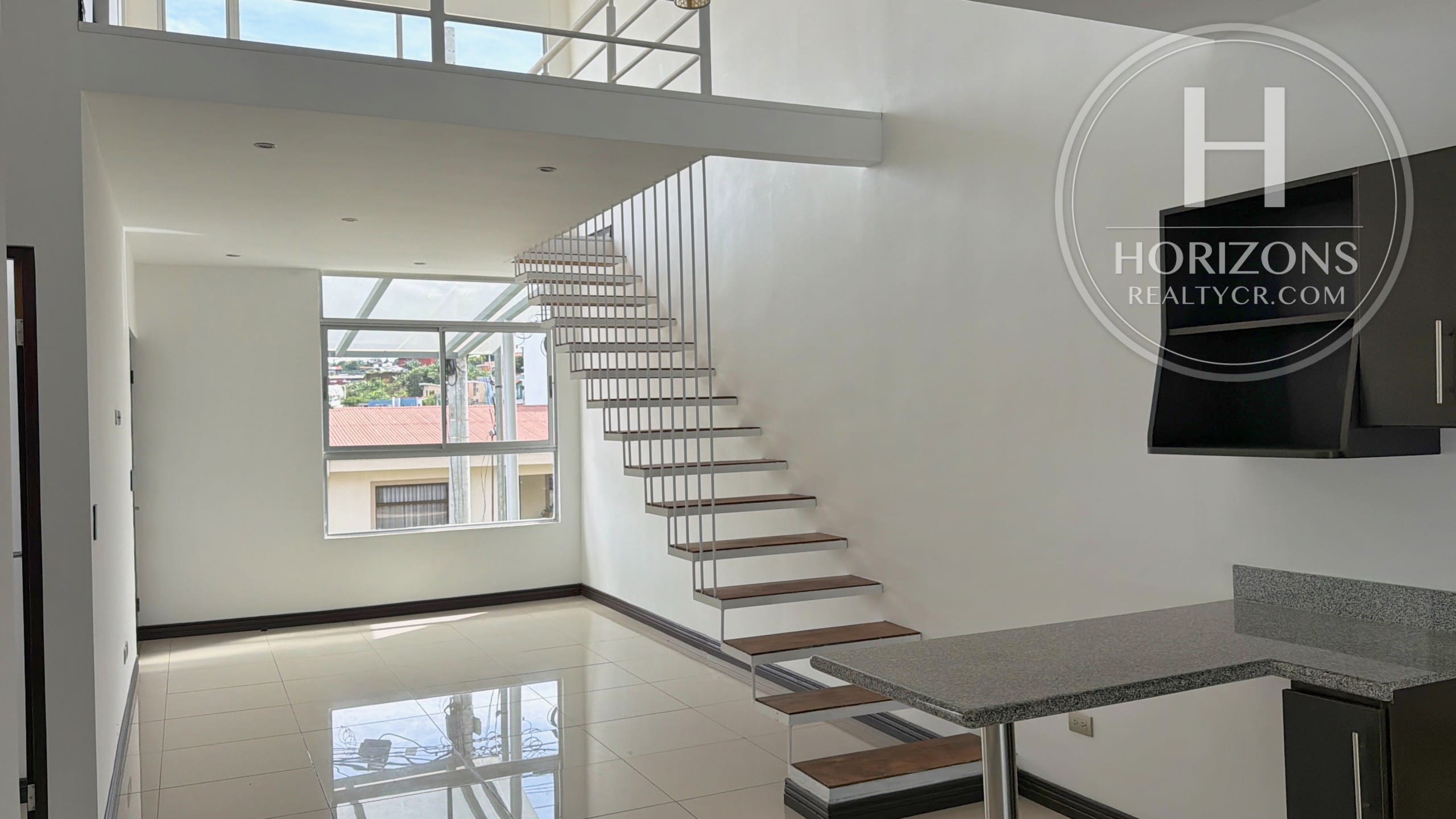Casa en Venta en Condominio Lomas de Montes de Oca en Sabanilla 3 Habitaciones y Mezzanine nja1410jb