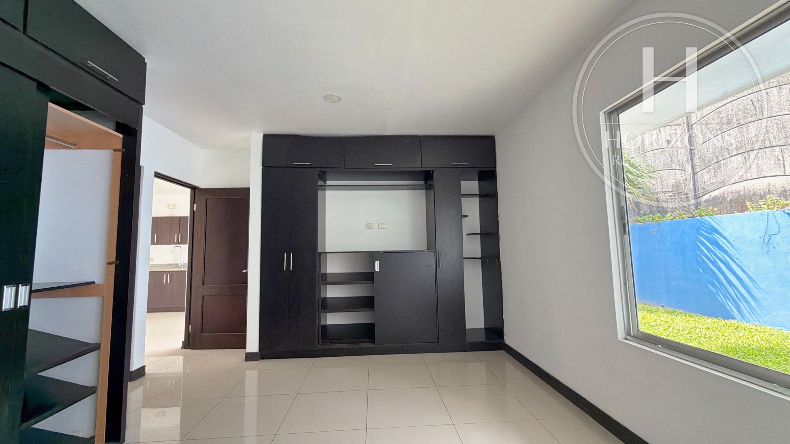 Casa en Venta en Condominio Lomas de Montes de Oca en Sabanilla 3 Habitaciones y Mezzanine nja1410jb