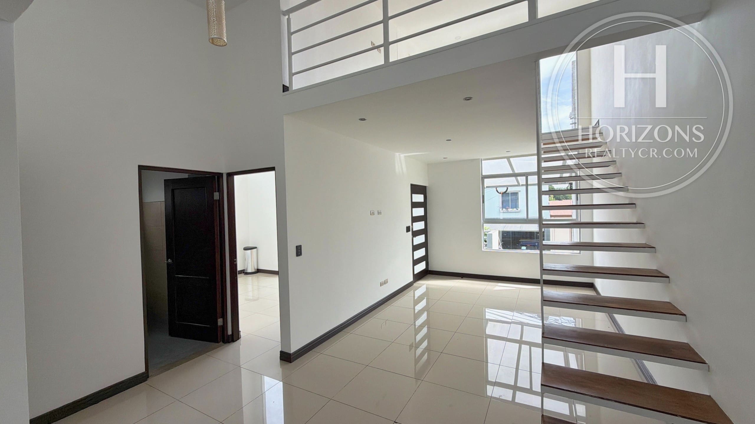 Casa en Venta en Condominio Lomas de Montes de Oca en Sabanilla 3 Habitaciones y Mezzanine nja1410jb