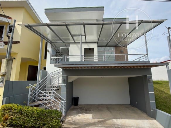Casa En Venta En Sabanilla, Condominio Lomas De Montes De Oca, 3 Habitaciones Y Mezzanine