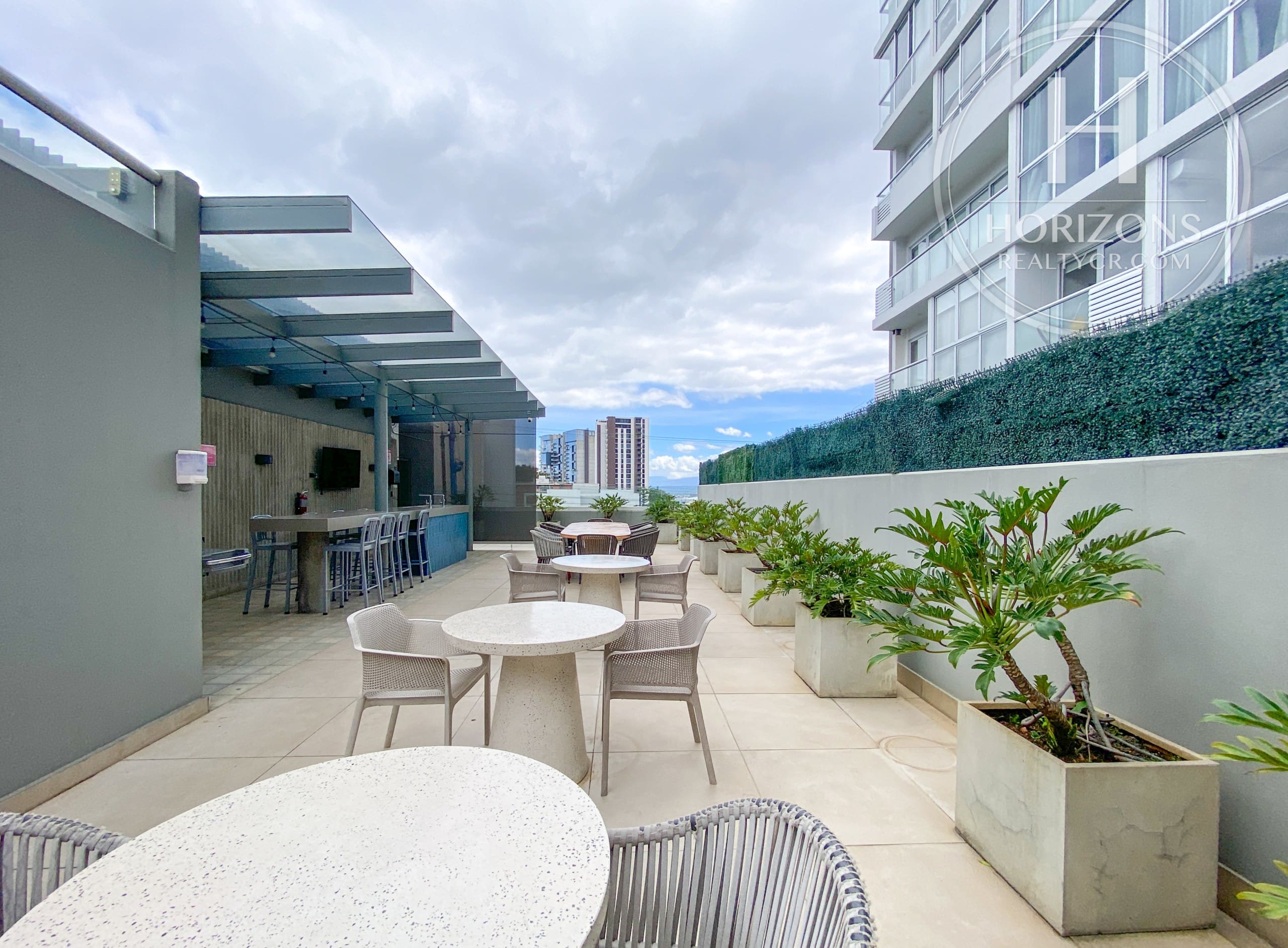 Se Vende Apartamento en Torre Ü Nunciatura, Rohrmoser 2 Habitaciones Esquinero con Vista nja1405jj