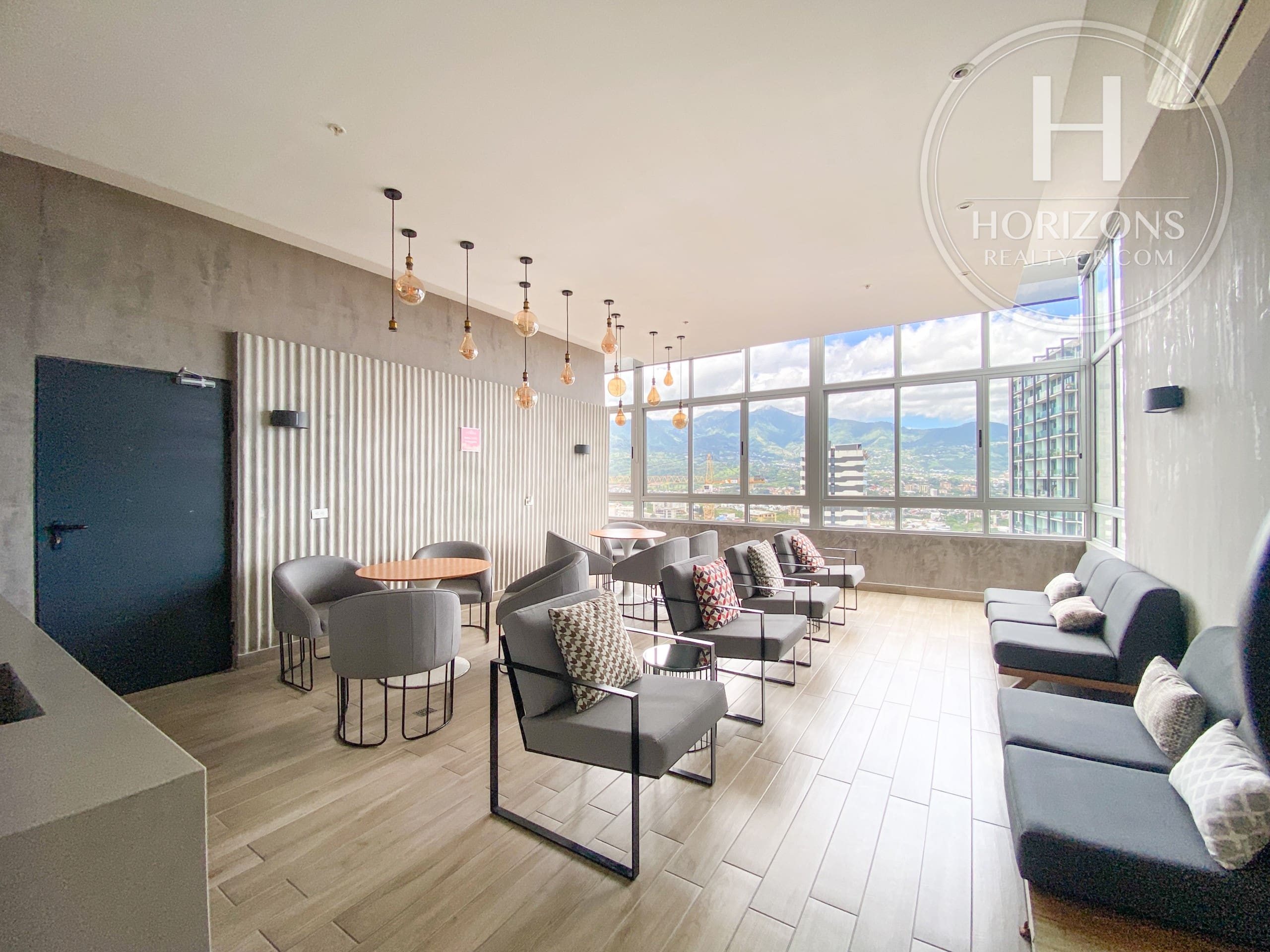 Se Vende Apartamento en Torre Ü Nunciatura, Rohrmoser 2 Habitaciones Esquinero con Vista nja1405jj