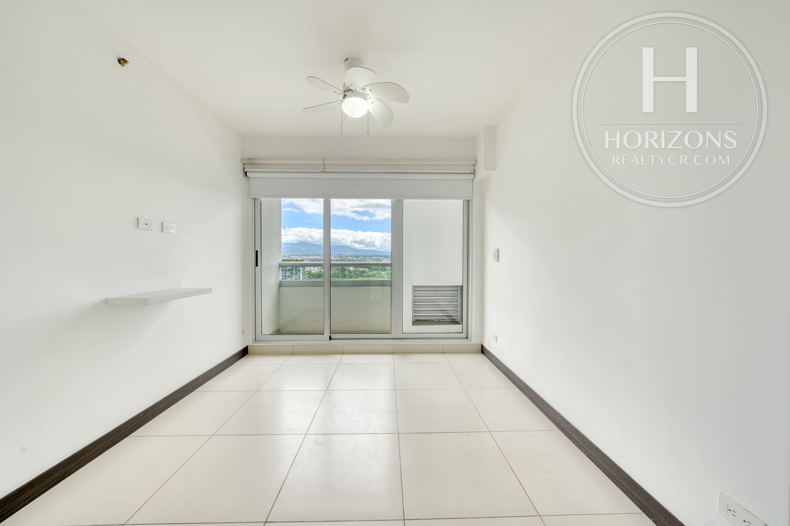 Se Vende Apartamento en Torre Ü Nunciatura, Rohrmoser 2 Habitaciones Esquinero con Vista nja1405jj