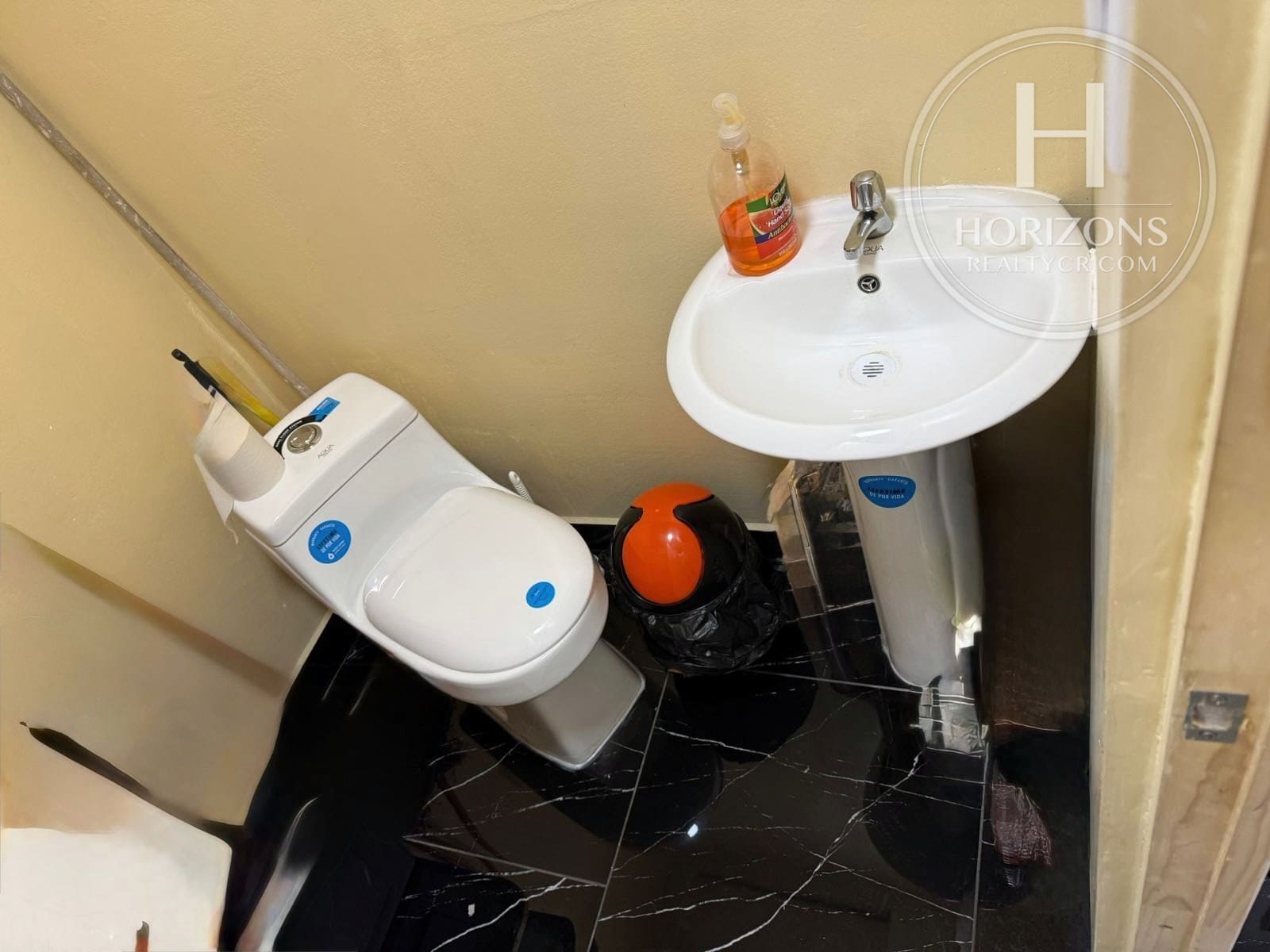 Detalle del local comercial en Mall San Pedro NJA1397JB — segundo piso