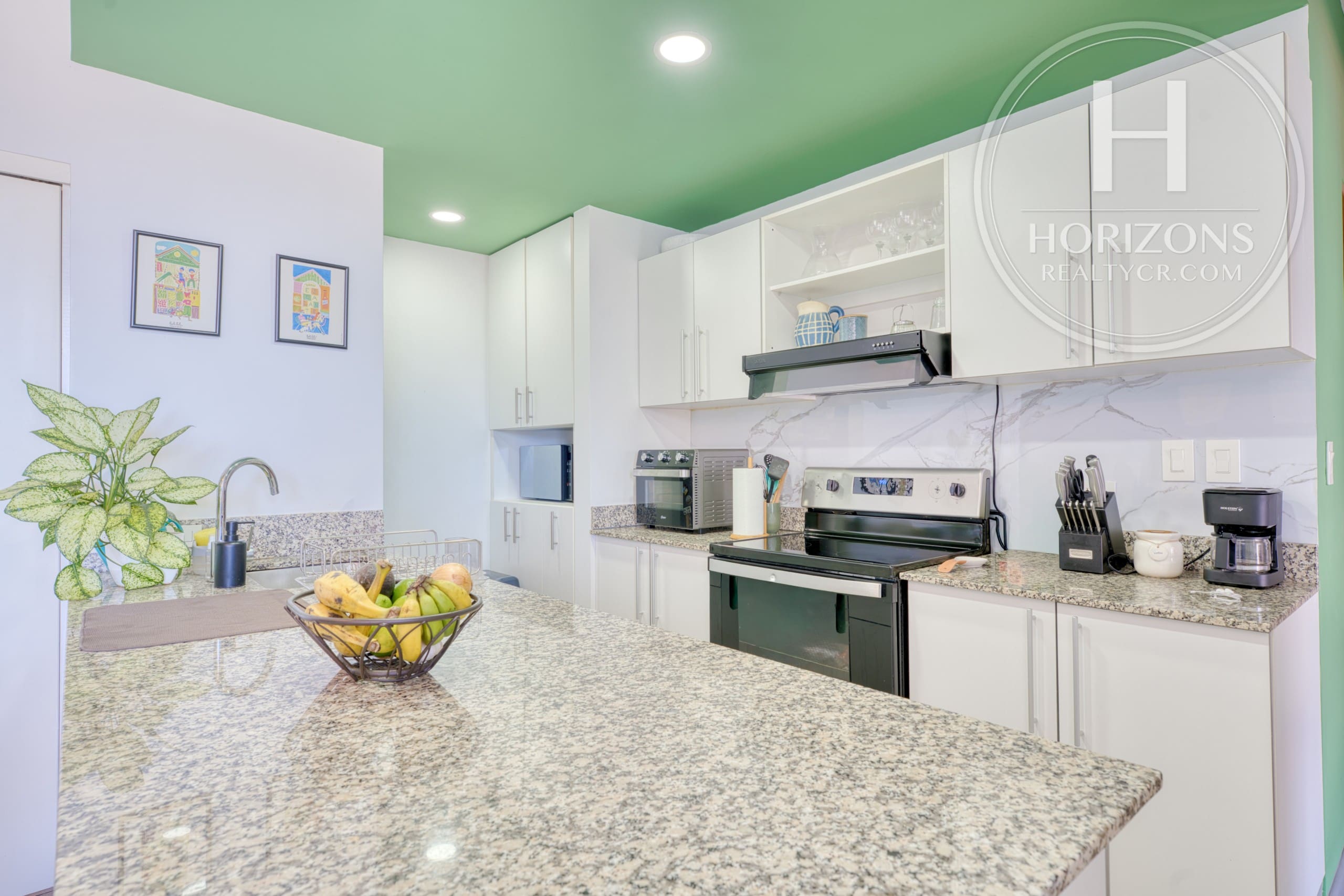 Se Vende Apartamento en Condominio Vive Sabanilla en Sabanilla Montes de Oca 2 Habitaciones con Vista Panorámica NJA1414JB