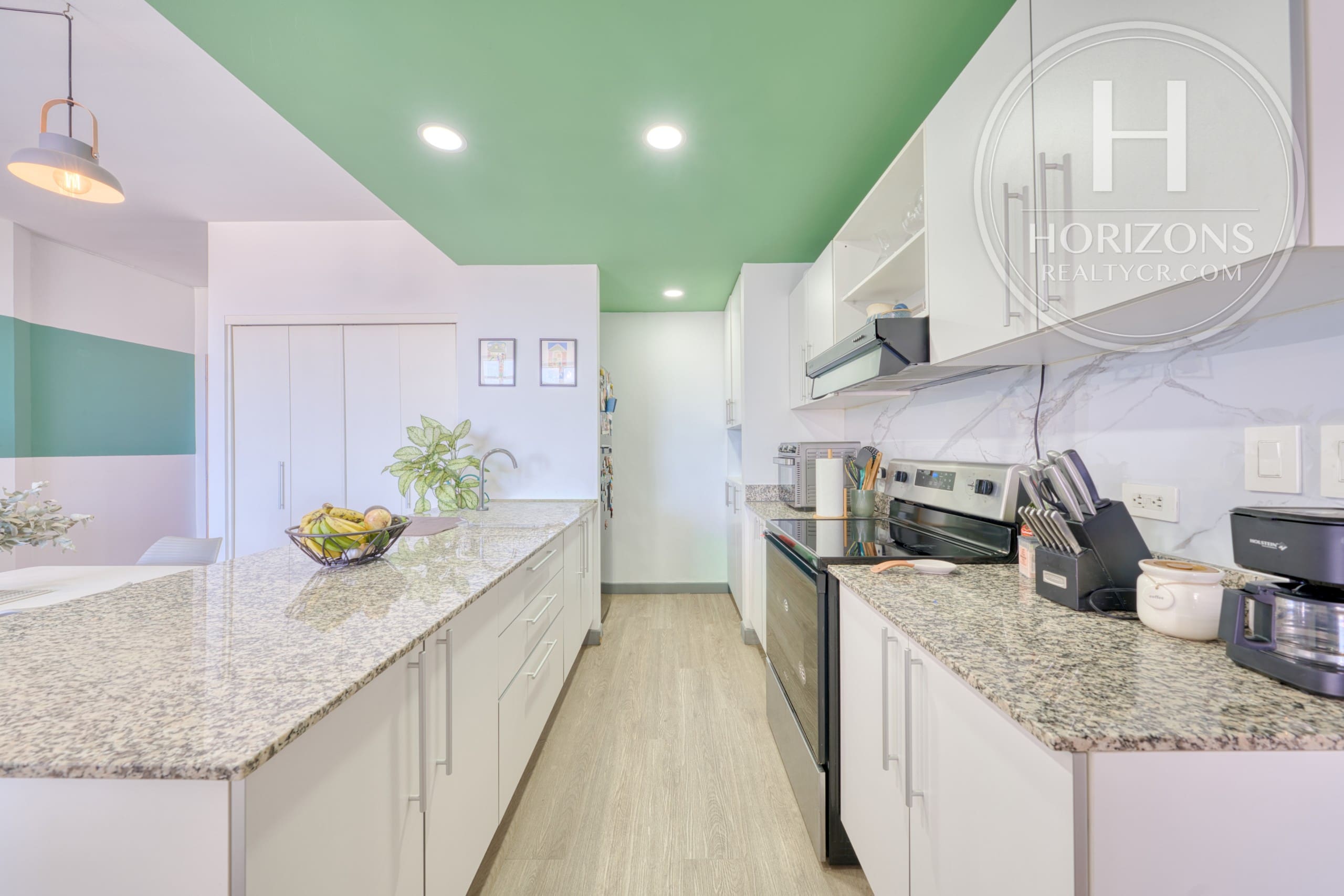 Se Vende Apartamento en Condominio Vive Sabanilla en Sabanilla Montes de Oca 2 Habitaciones con Vista Panorámica NJA1414JB
