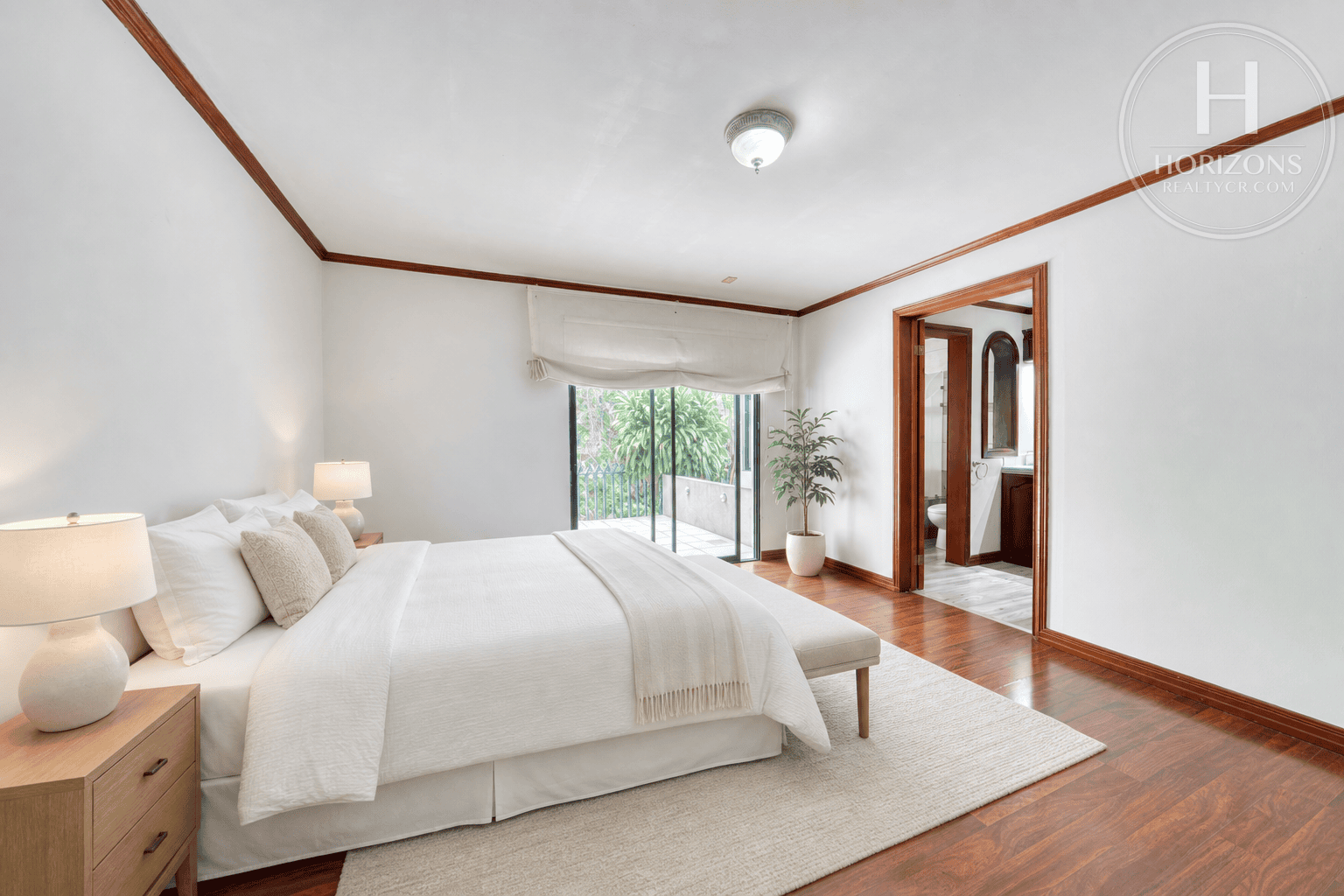Casa en Venta en Residencial Altamonte Etapa 1 en Granadilla de Curridabat 4 Habitaciones 2 Niveles con Oficina NJA1398SB