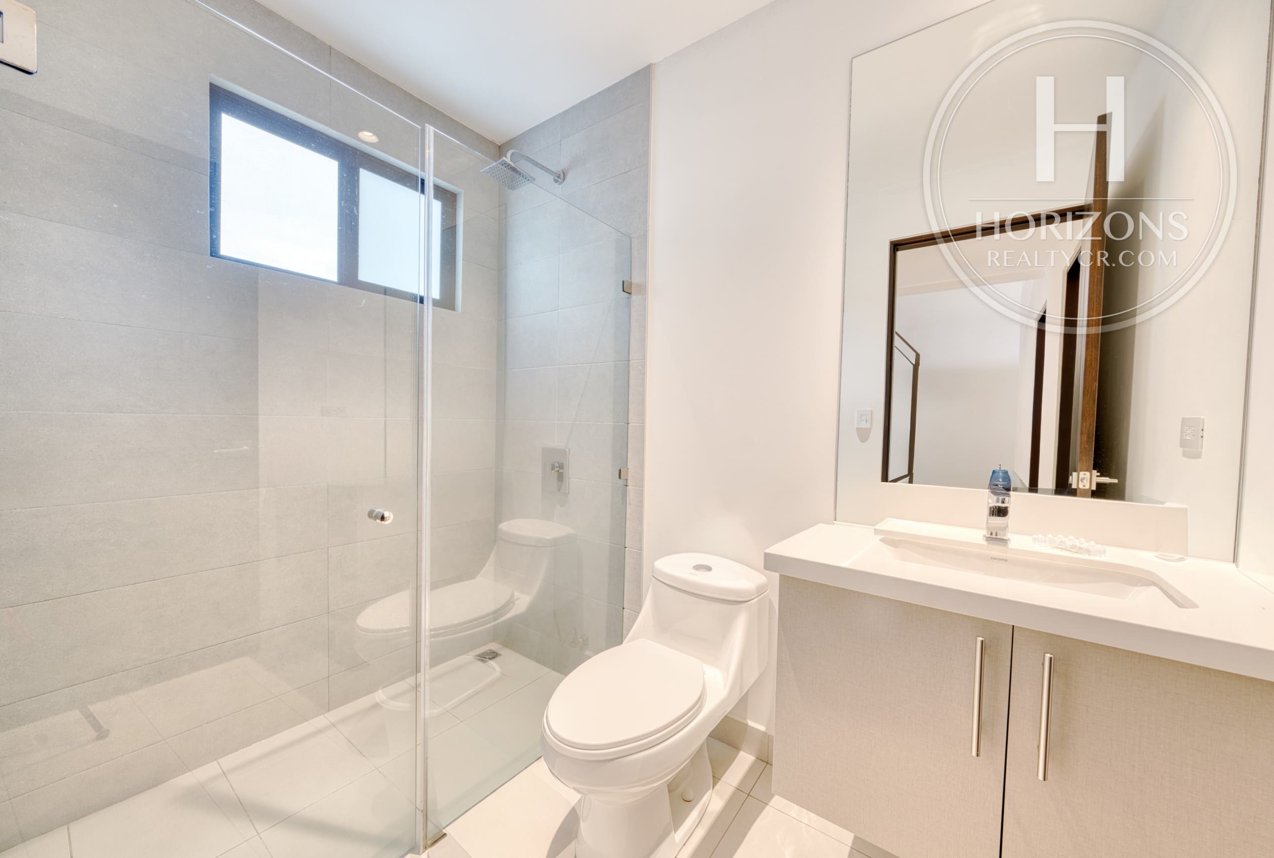 Casa en Venta en Condominio La Estefana en Sabanilla 3 Habitaciones más Mezzanine nja1409dm