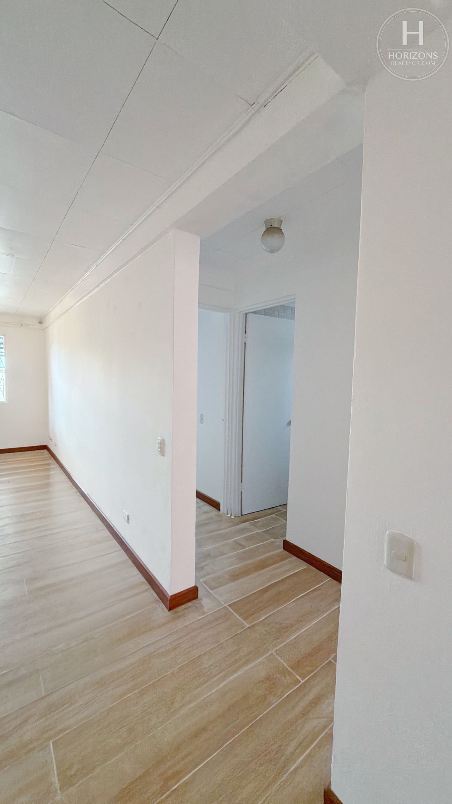 Se Alquila Apartamento en Primer Nivel 2 Habitaciones y Oficina en Sabanilla con Acceso a Bosque Privado NJA1417JB