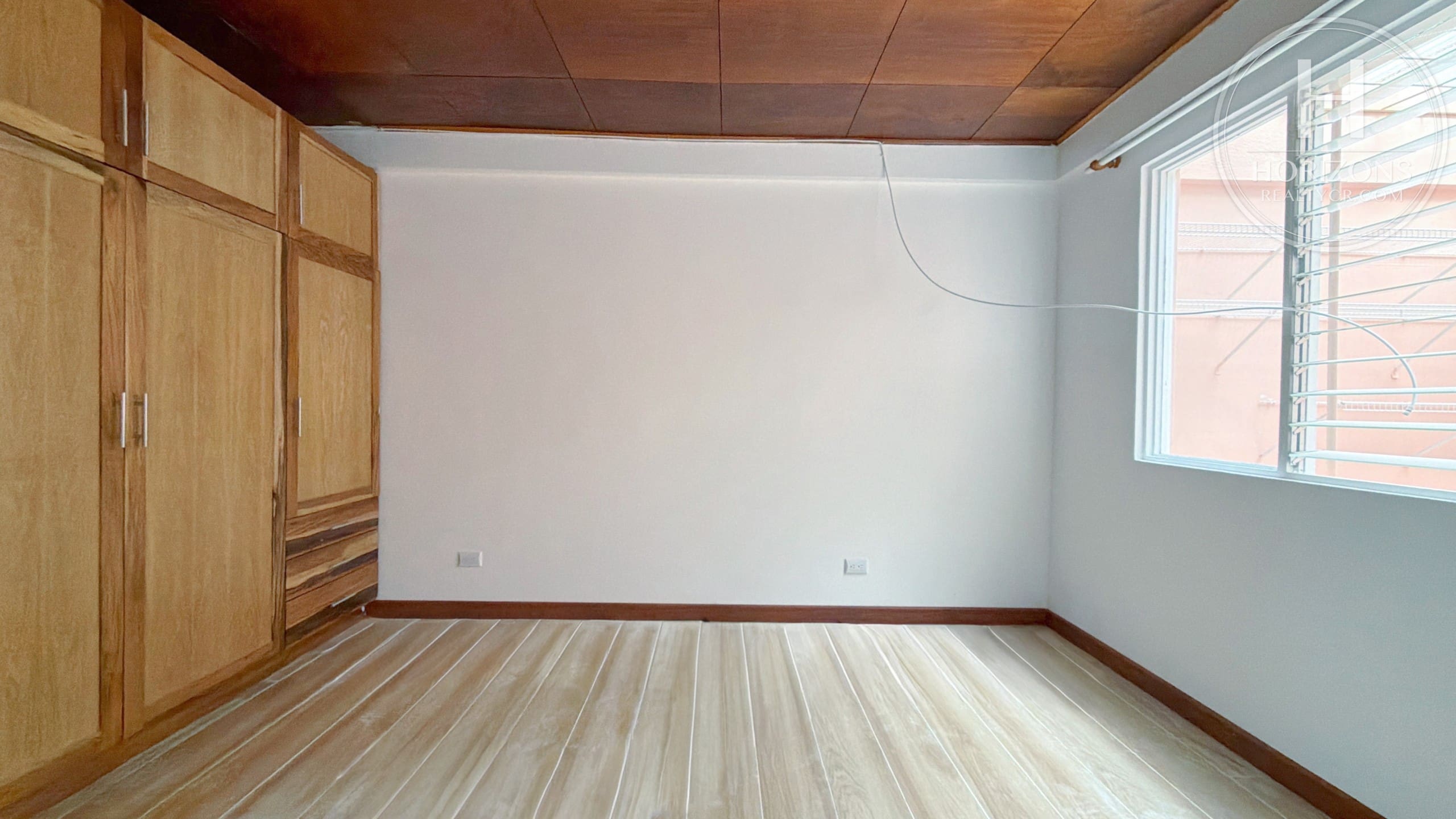 Se Alquila Apartamento en Primer Nivel 2 Habitaciones y Oficina en Sabanilla con Acceso a Bosque Privado NJA1417JB