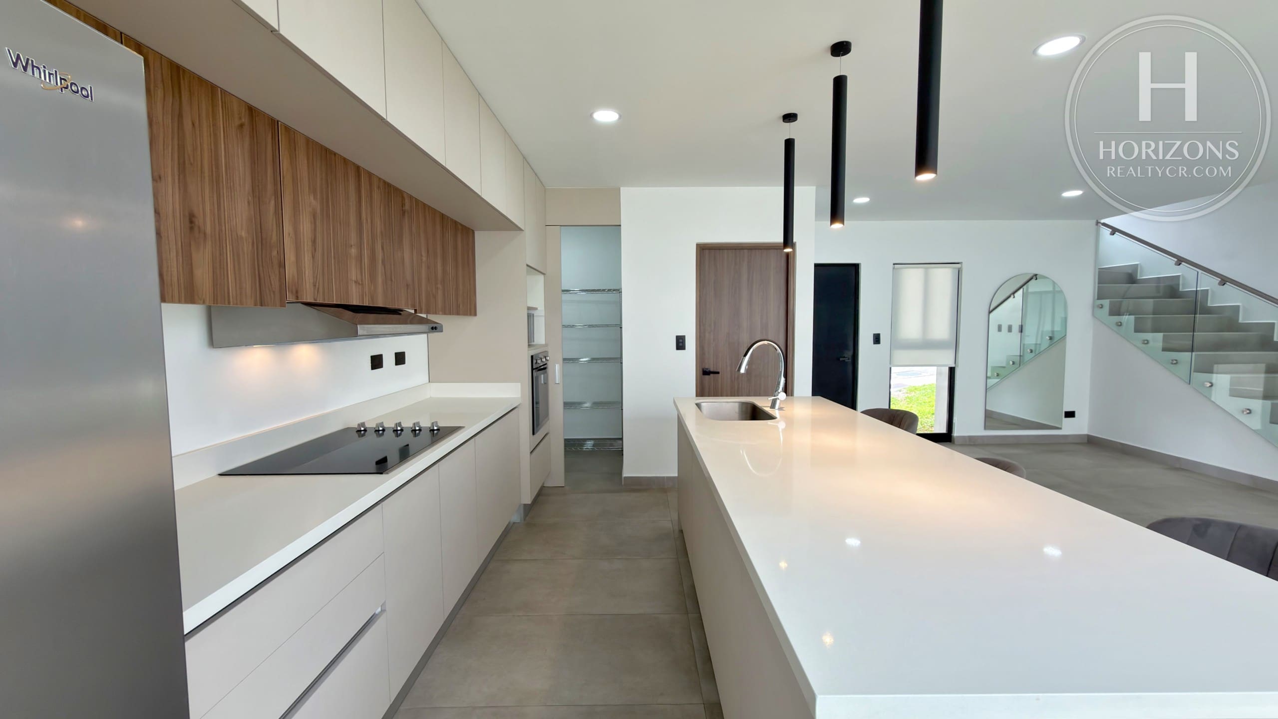 Casa en Alquiler en Condominio NAIA en Guachipelín de Escazú 3 Habitaciones con Línea Blanca Pet Friendly NJA1415JB