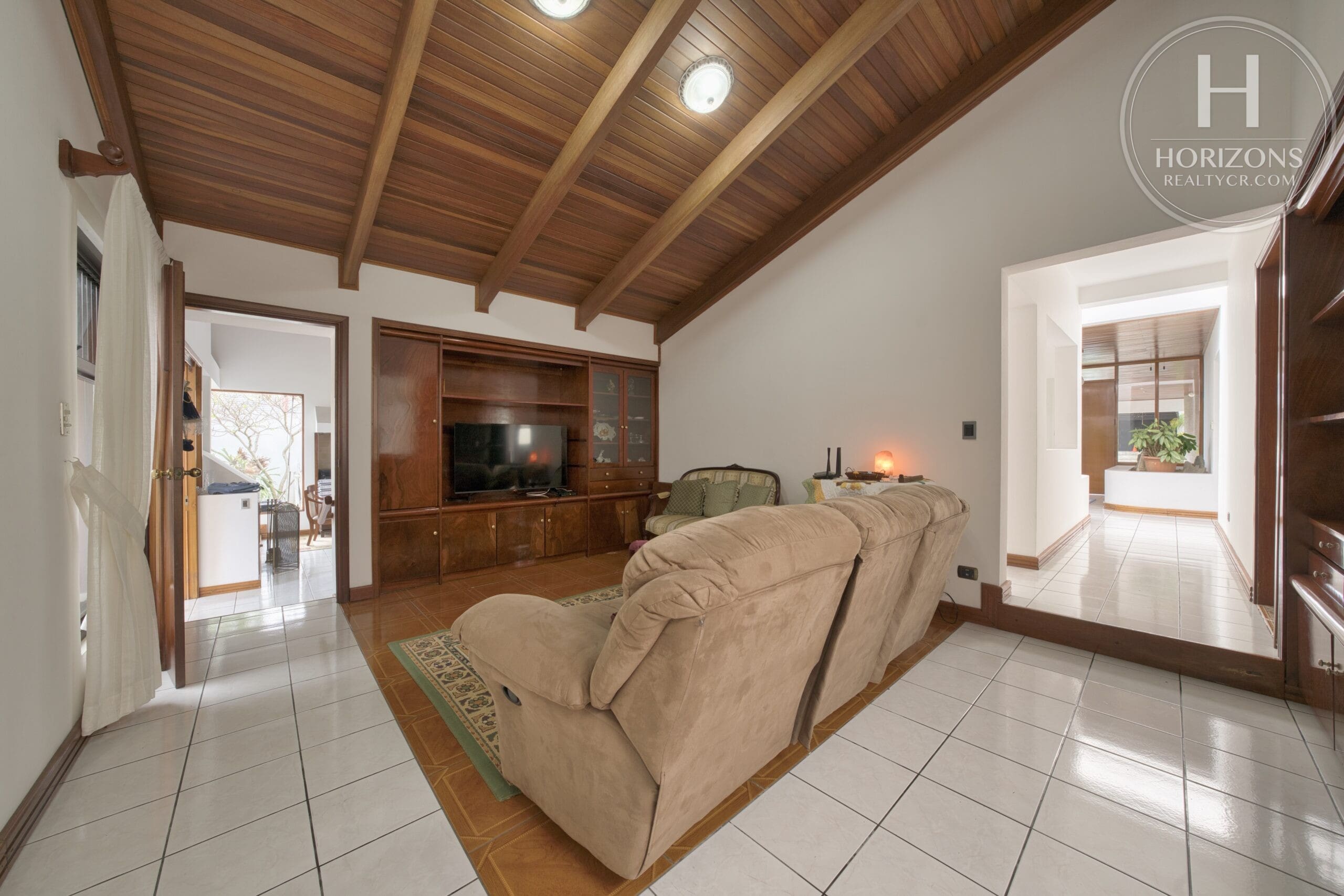 Granadilla De Curridabat | Horizons Realty