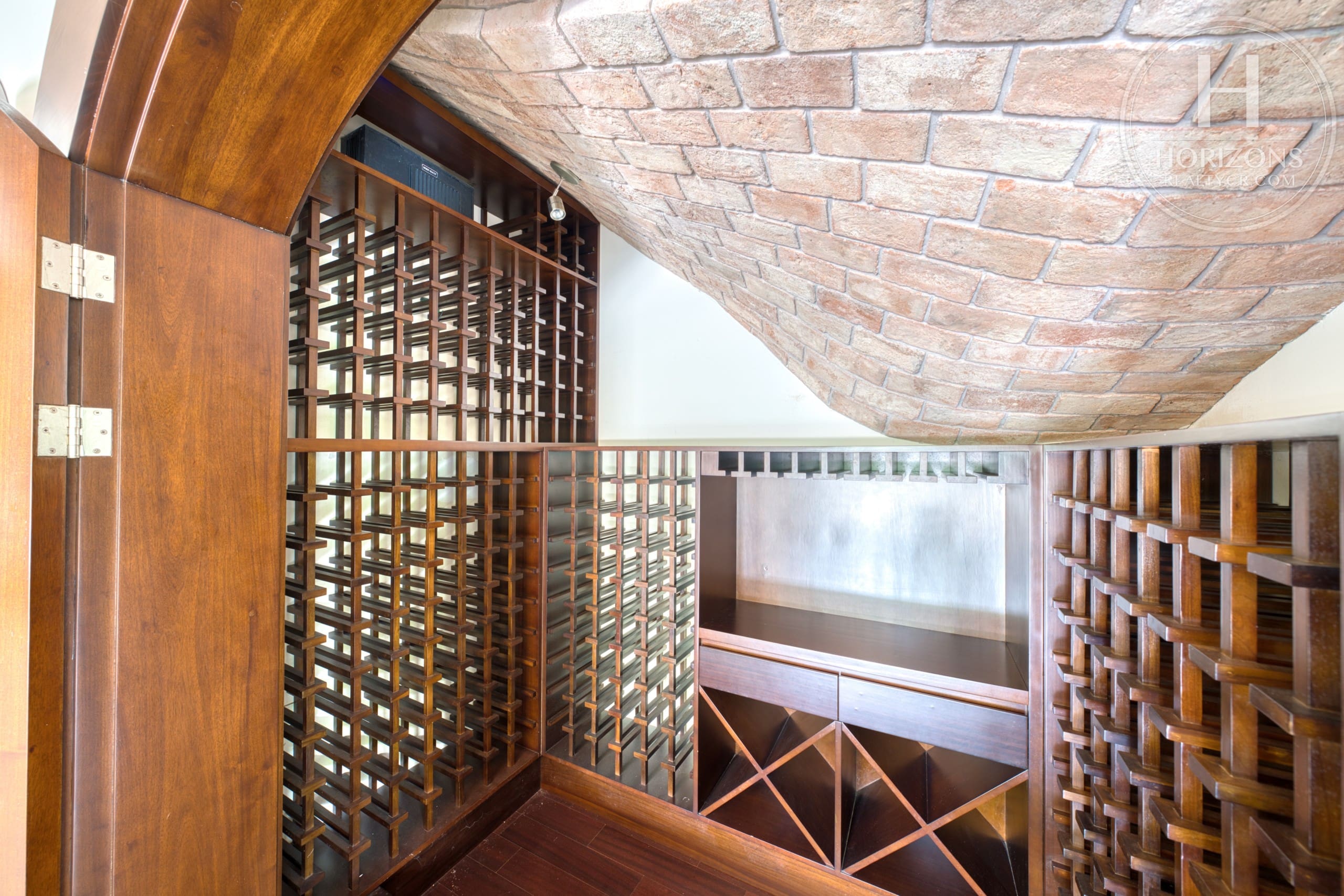 Casa De Lujo En Condominio Bosque De Lindora Santa Ana | Horizons Realty
