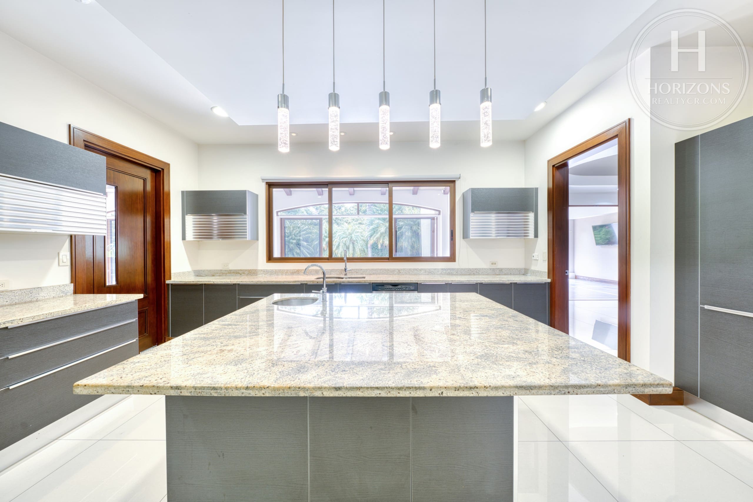 Casa De Lujo En Condominio Bosque De Lindora Santa Ana NJA1425JB