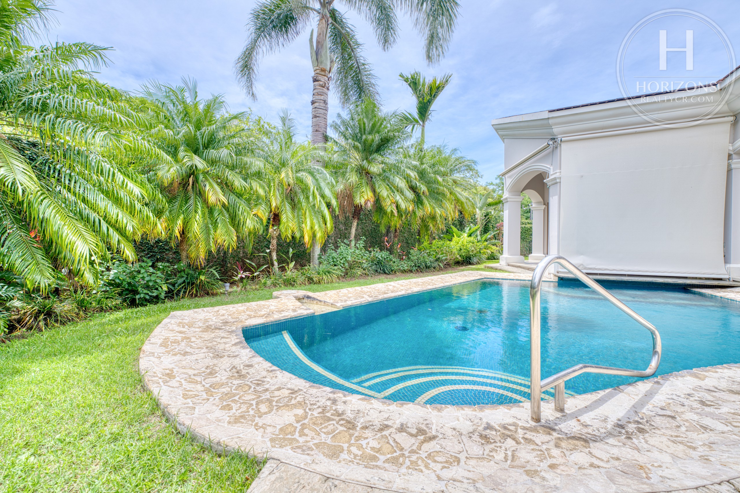 Casa De Lujo En Condominio Bosque De Lindora Santa Ana NJA1425JB