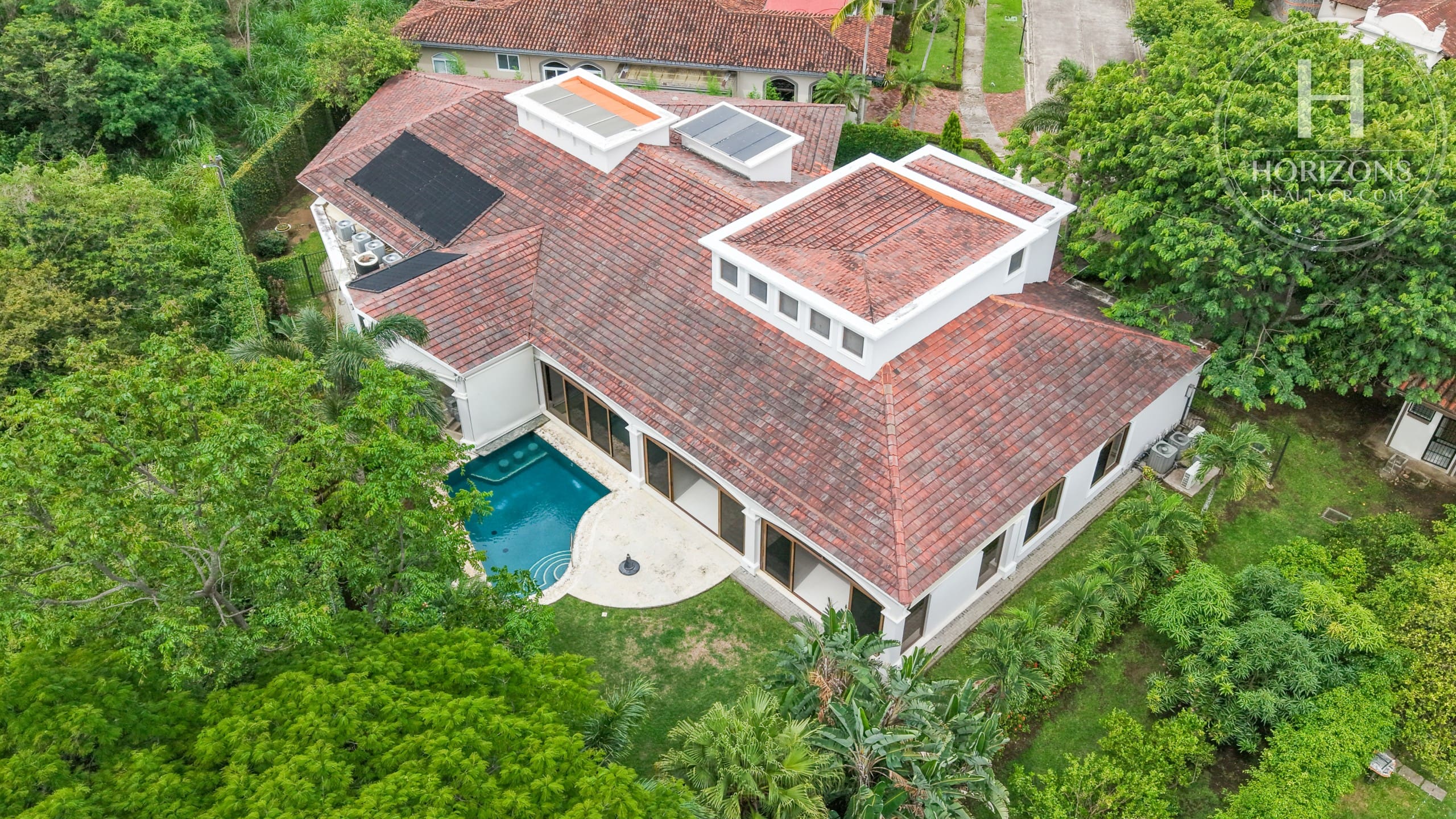 Casa De Lujo En Condominio Bosque De Lindora Santa Ana | Horizons Realty