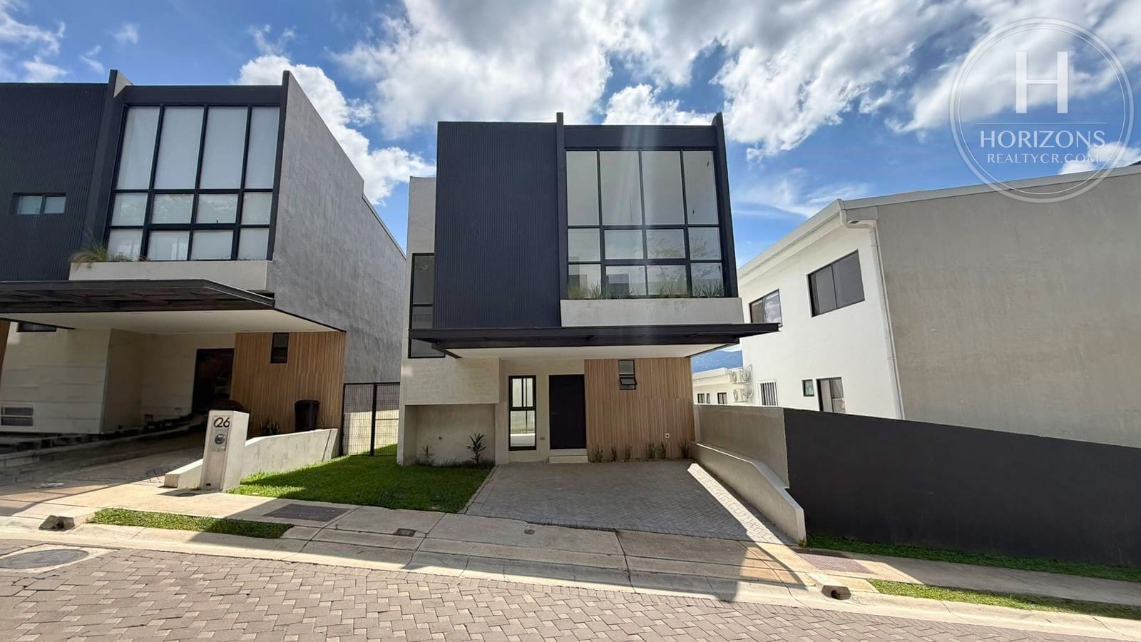 Se Vende Casa Esquinera En Condominio Naia En Guachipelín De Escazú 3 Habitaciones  Nja1415Jb-V