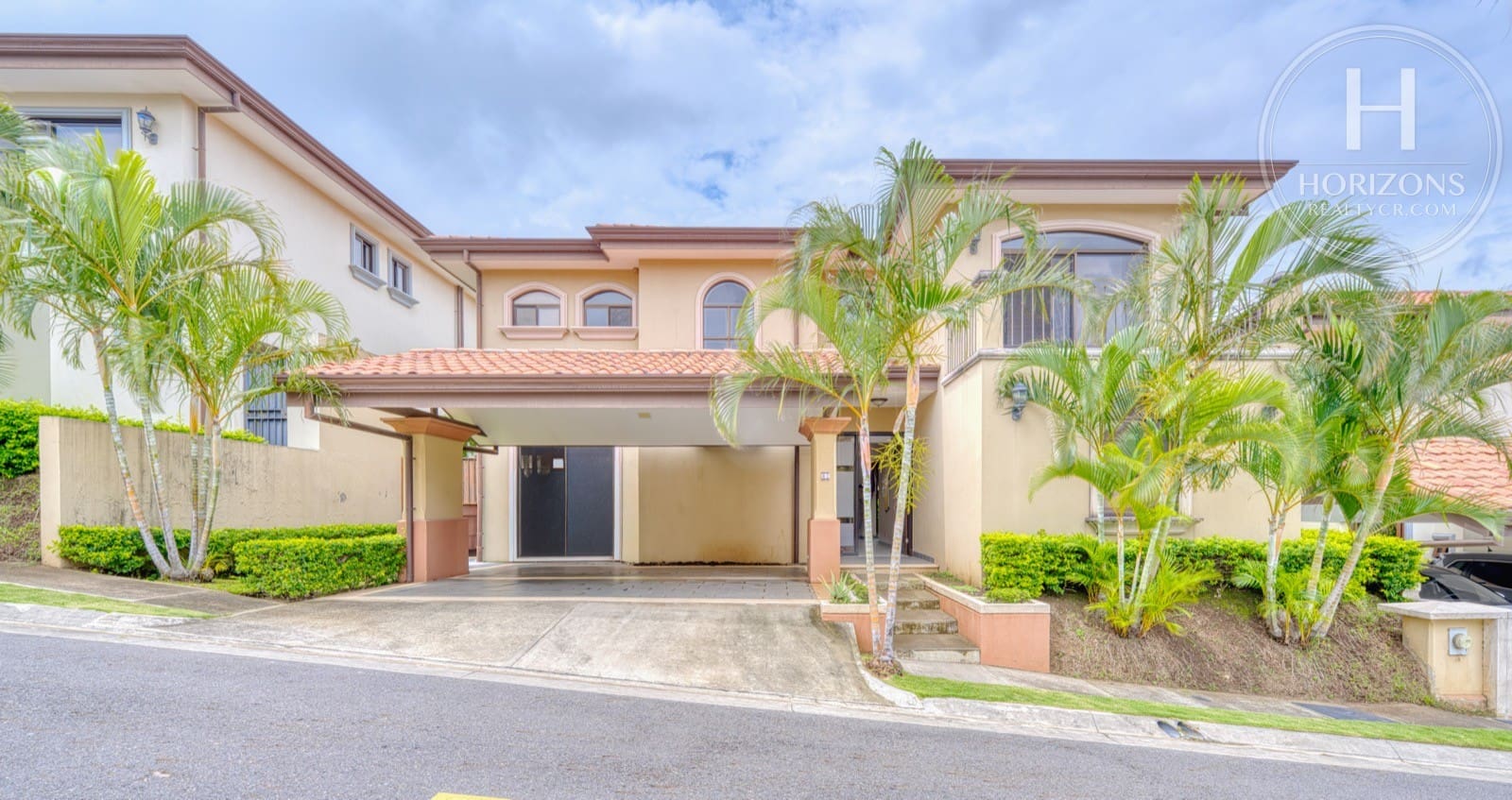 Se Vende Casa Condominio Loma Real Guachipelín Escazú 3 Habitaciones Todas Con Baño Mas Oficina Y Jacuzzi Noj1268Or